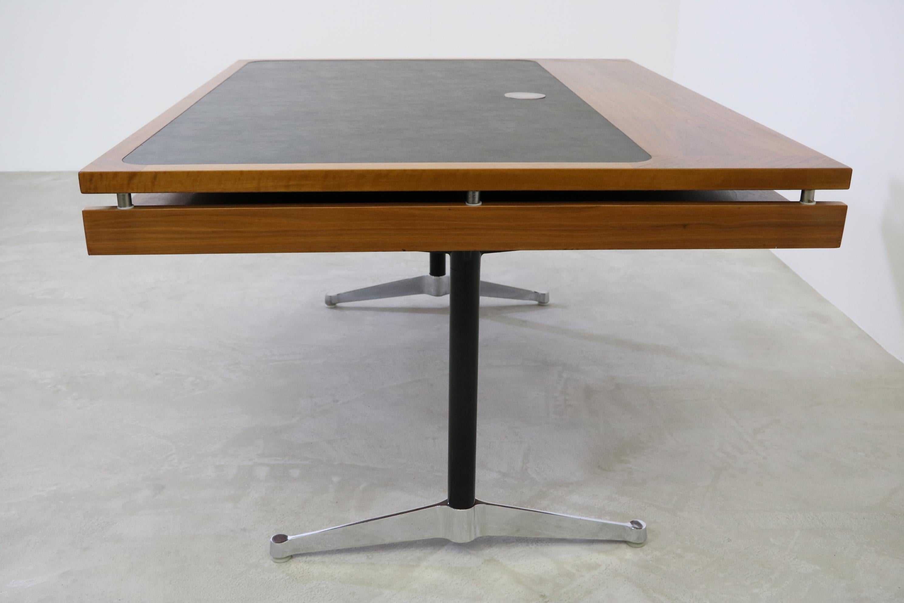 Egon Eiermann-Schreibtisch, hergestellt von Herman Miller, Deutschland, 1968 (Furnier) im Angebot