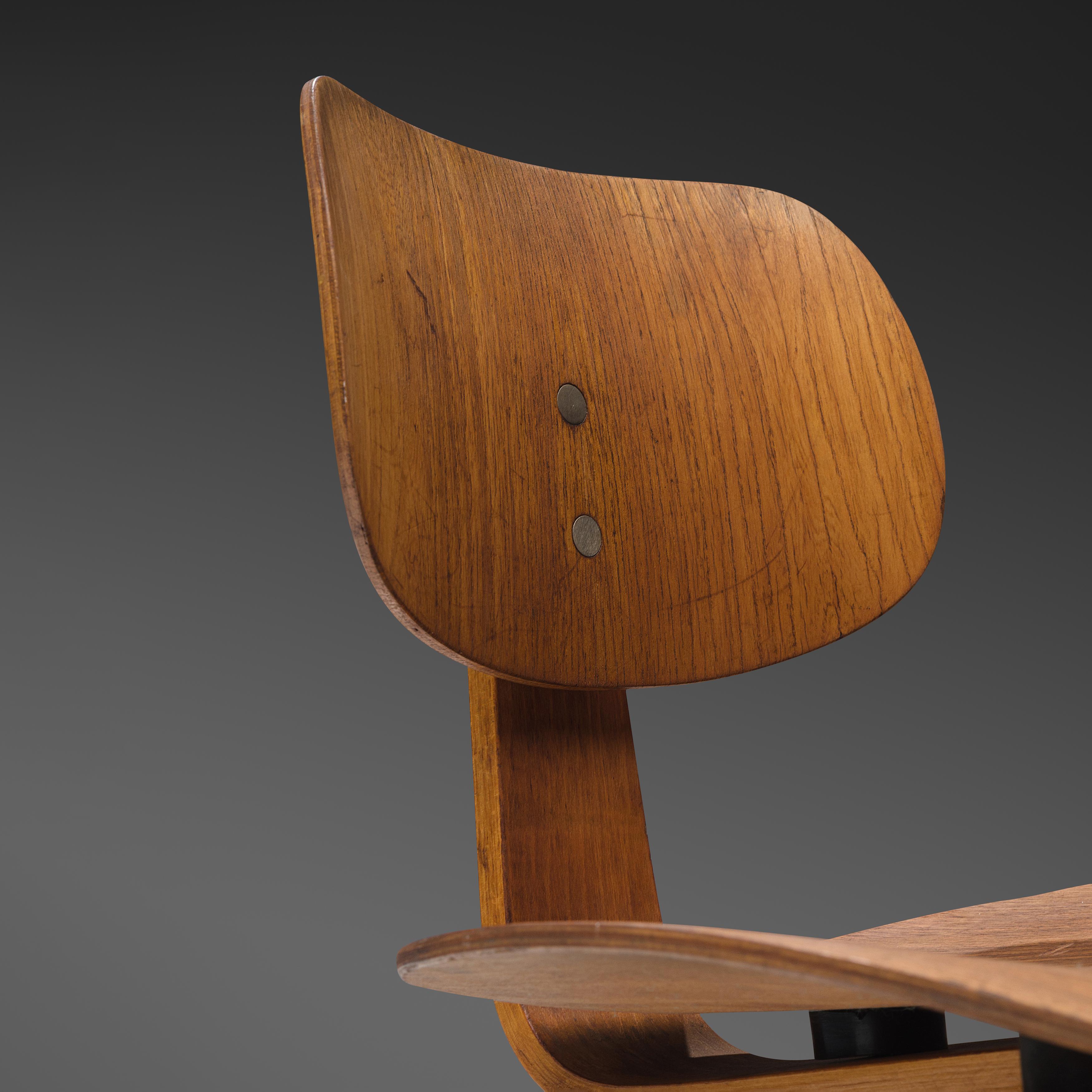 Mid-Century Modern Egon Eiermann for Wilde + Spieth Pair of SE 42 Chairs in Plywood