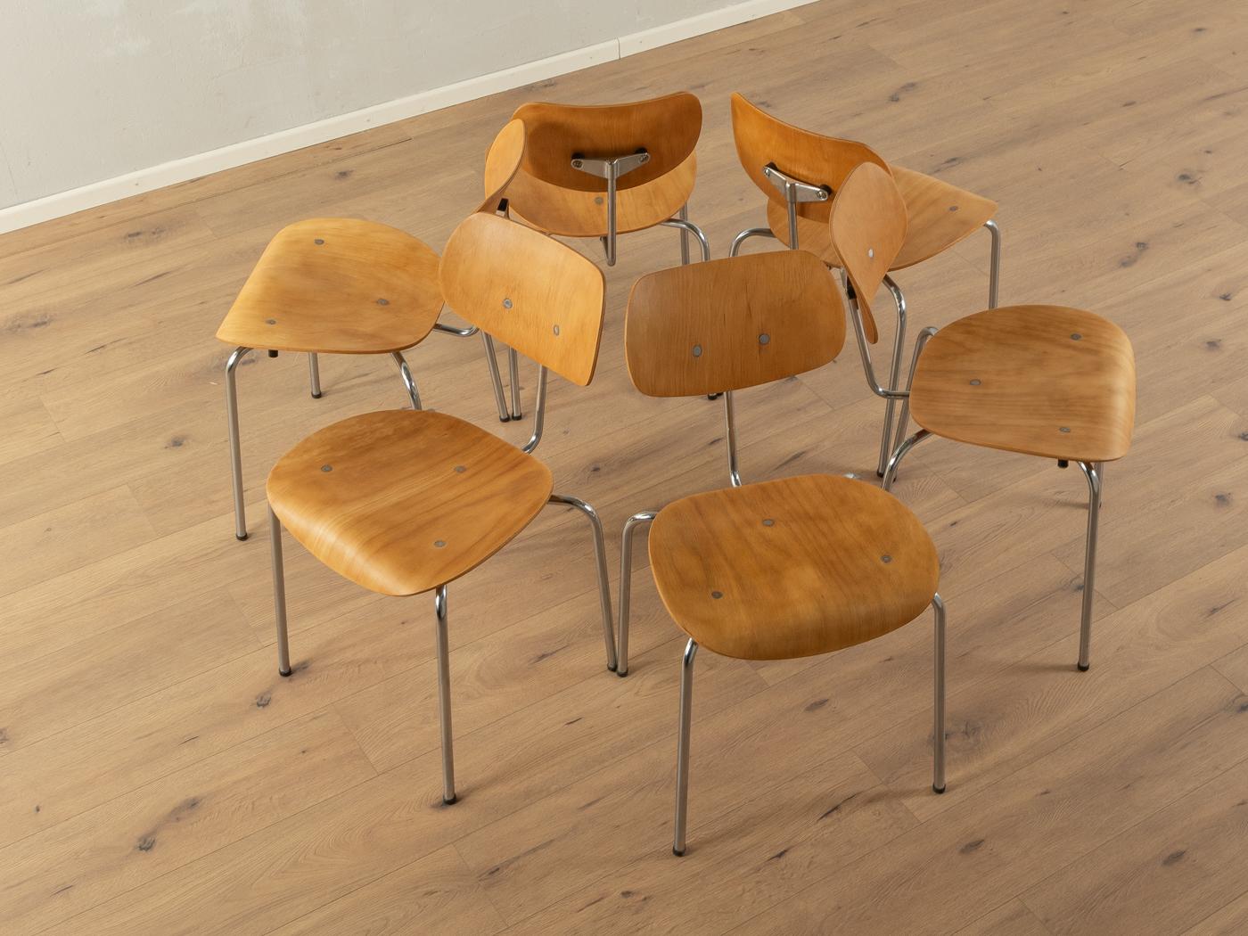 
Article Details
Classic dining chairs SE 68 from the 1950s by Egon Eiermann for Wilde & Spieth. Frame in stainless steel with seat and back shell in curved beech plywood. The offer includes 6 chairs.

Quality Features:

    very good workmanship
  