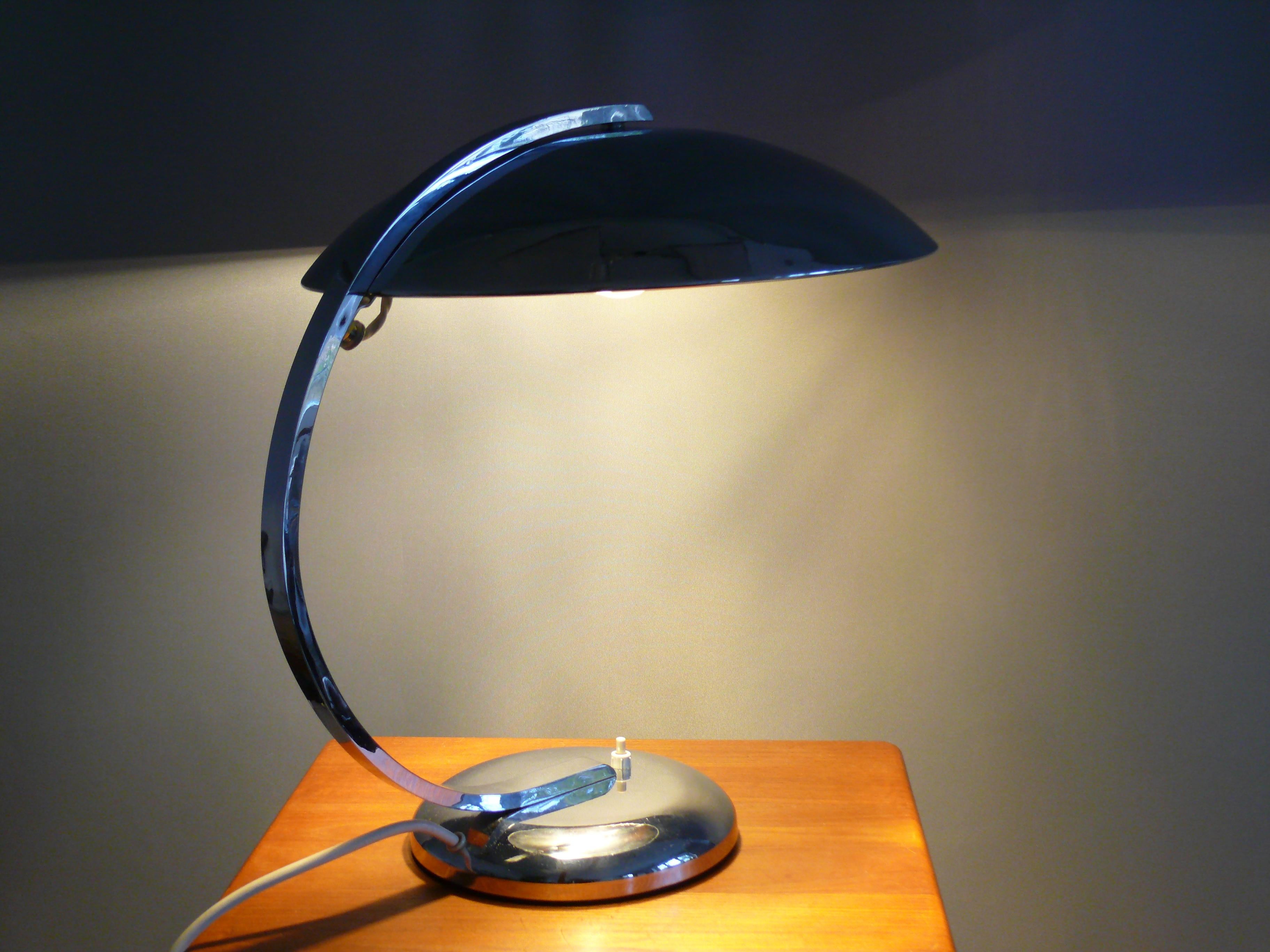 Egon Hillebrand Lámpara de sobremesa - Lámpara de escritorio Bauhaus - 'Gleibo', Alemania, años 30 en venta 8