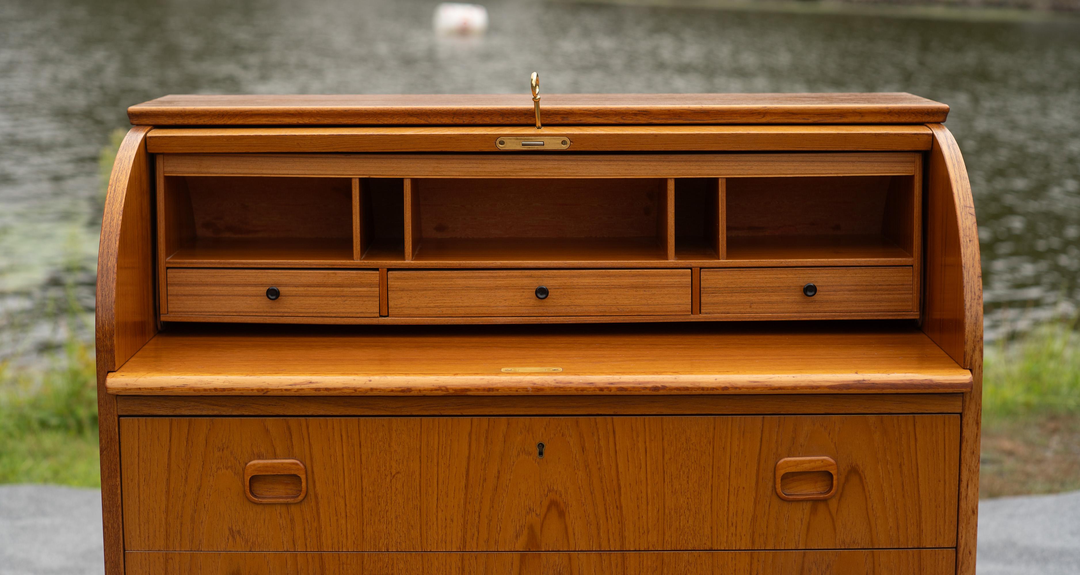 Egon Ostergaard for SMI Sweden Bookmatched Teak Roll Top Desk or Secretary For Sale 5