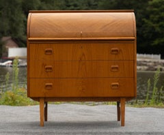 Egon Ostergaard per SMI Sweden Scrivania o Segreteria Roll Top in teak accoppiato a libro