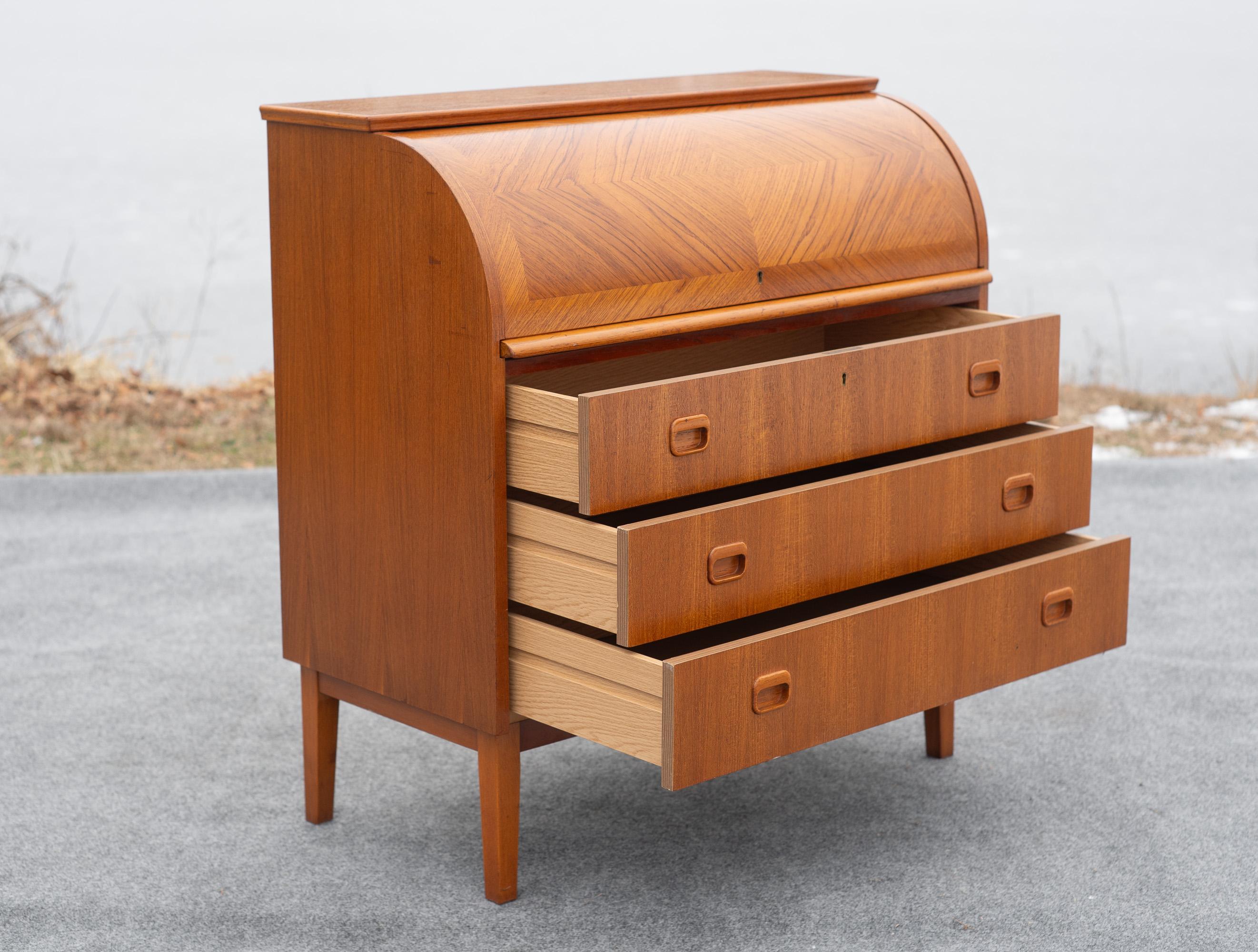Inlay Egon Ostergaard for SMI Sweden Bookmatched Teak Roll Top Desk or Secretary For Sale