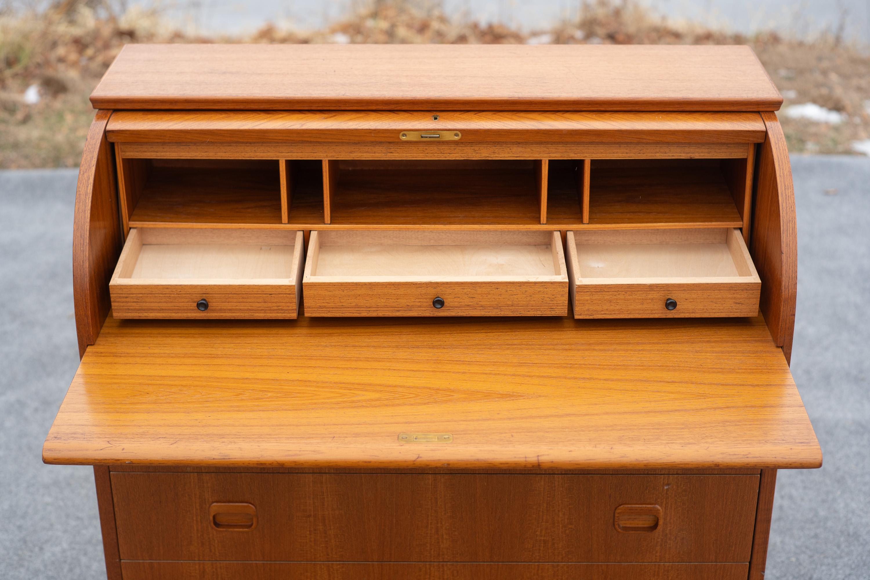 Egon Ostergaard for SMI Sweden Bookmatched Teak Roll Top Desk or Secretary For Sale 1
