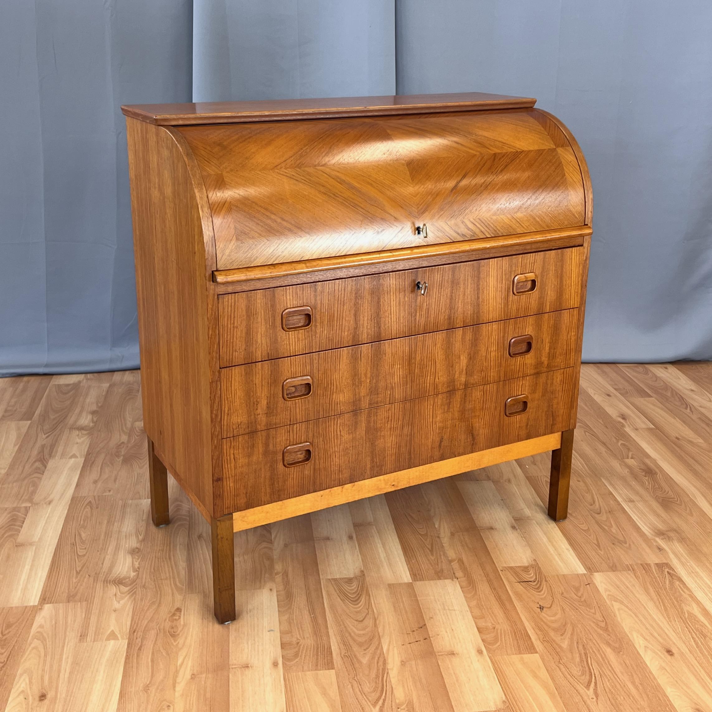 Suédois Bureau de secrétaire en teck Egon Ostergaard pour Svensk Mobelindustri, années 1960