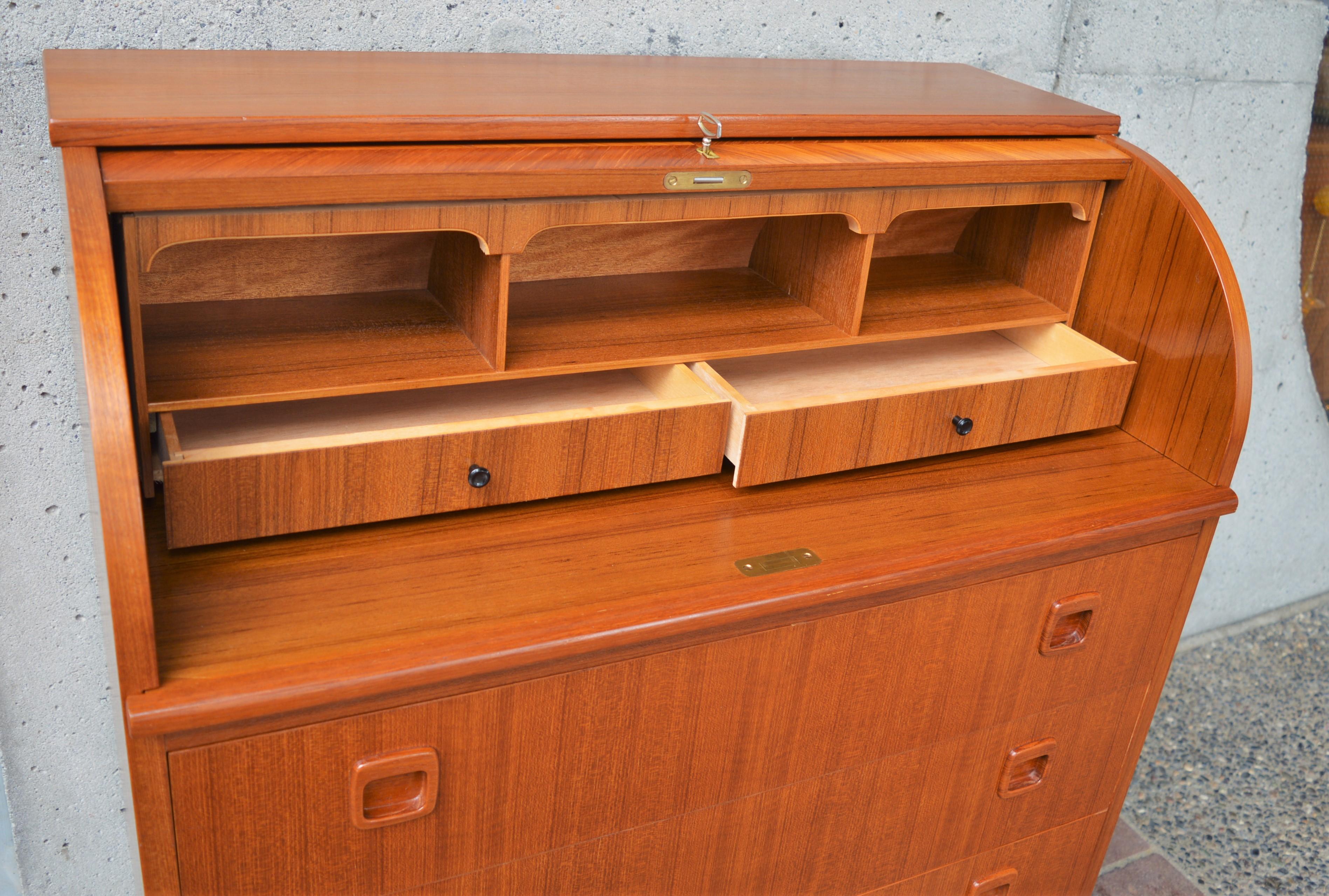 Egon Ostergaard Teak Dresser / Secretary / Writing Table, Inlaid Roll Top Door In Good Condition In New Westminster, British Columbia
