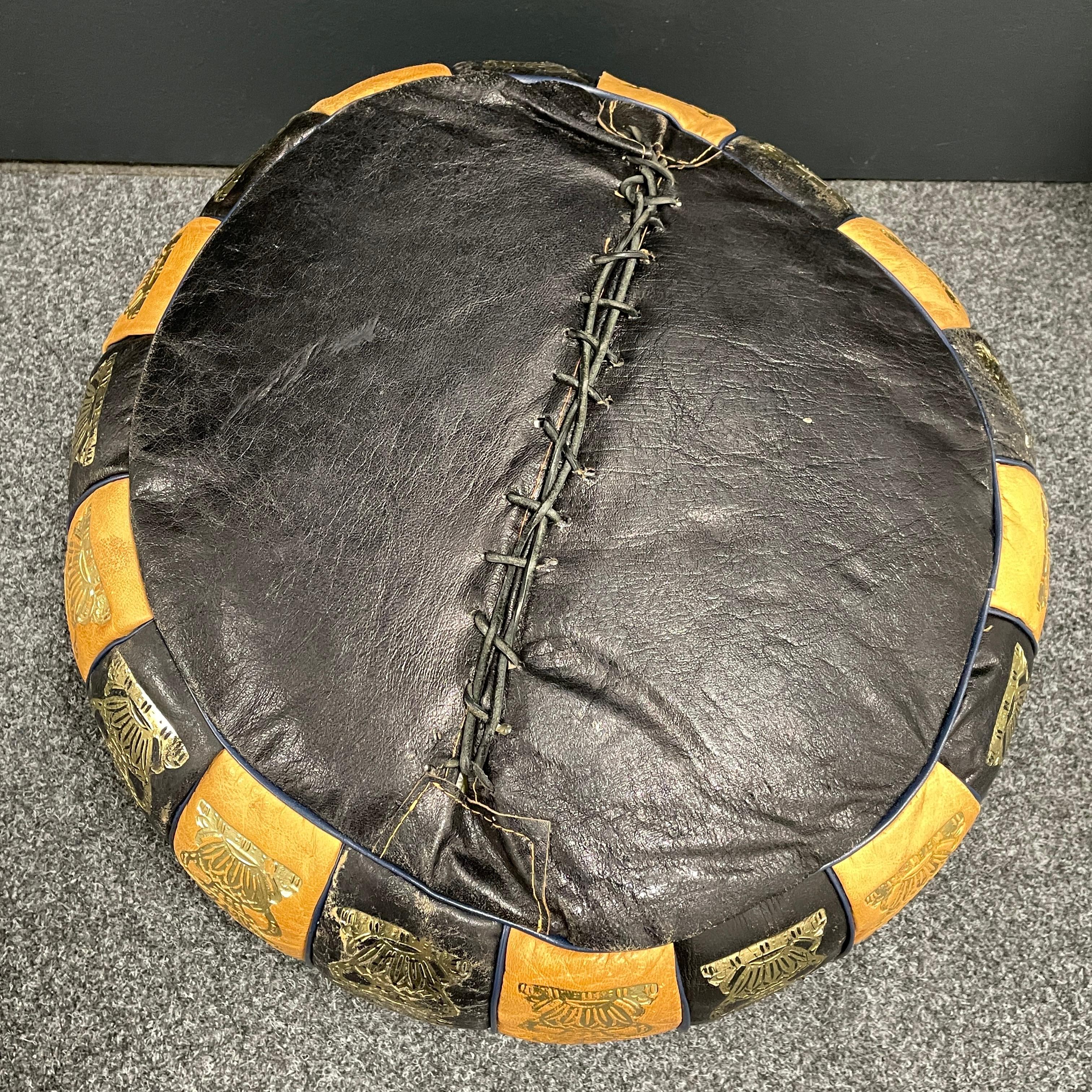 Pouf ottoman avec repose-pieds et pouf en cuir, modèle égyptien, années 1970 en vente 2