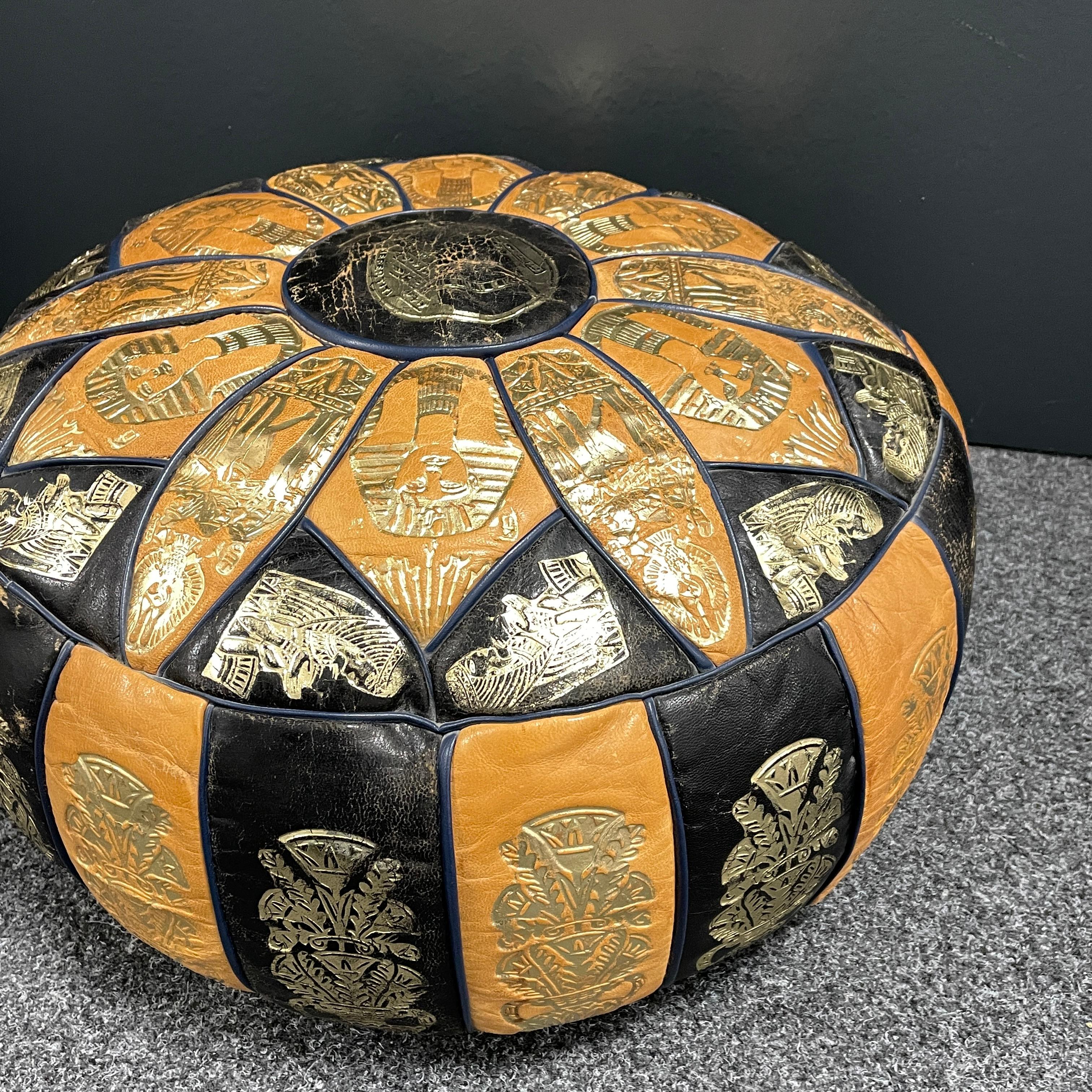 Mid-Century Modern Pouf ottoman avec repose-pieds et pouf en cuir, modèle égyptien, années 1970 en vente