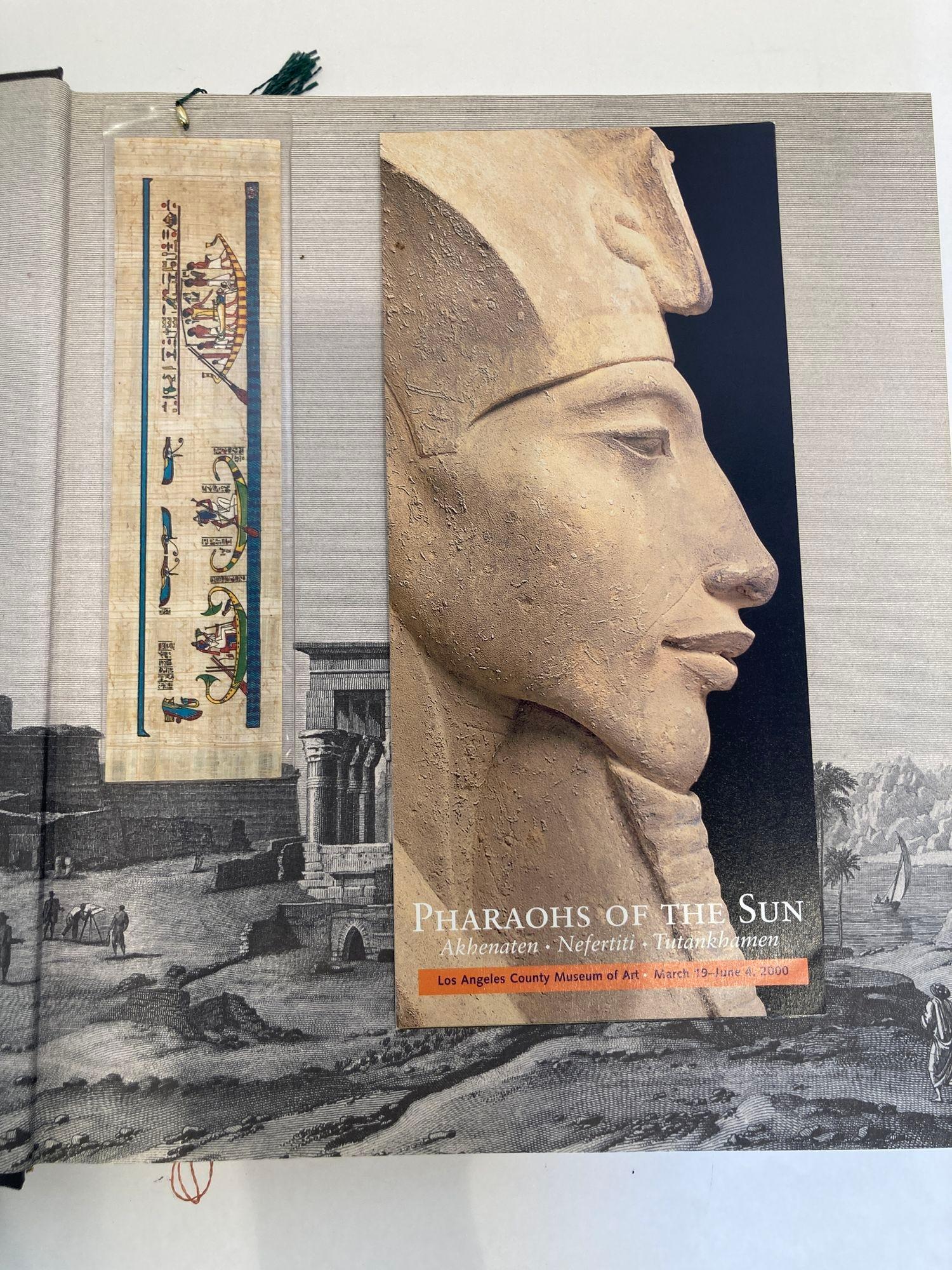 Égypte : The World of the Pharaohs Regine Schulz Grand livre à couverture rigide, 1st ED 1998 en vente 2