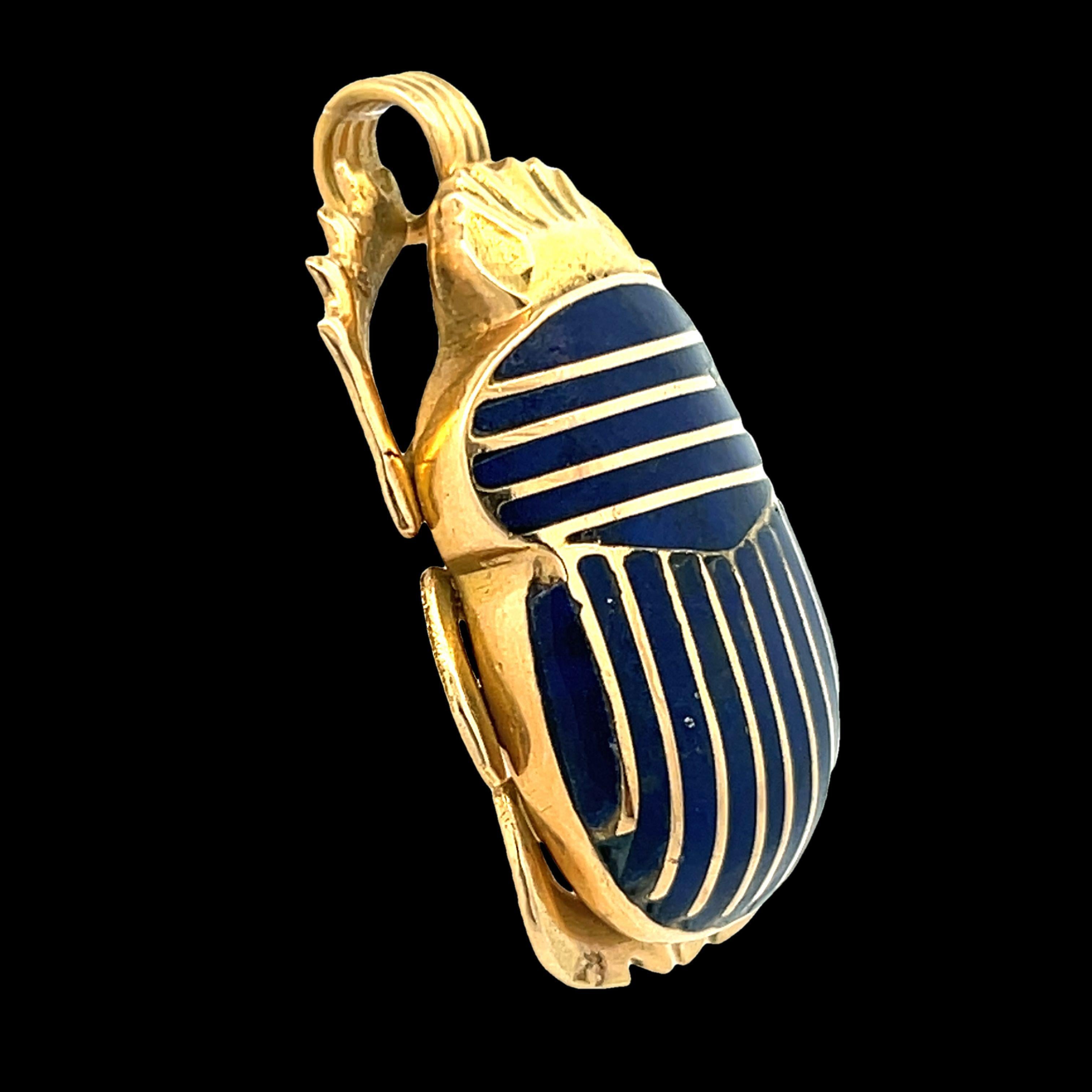 Pendentif égyptien en or jaune 18k Scarabée Beatles avec incrustation de Lapis en vente 1