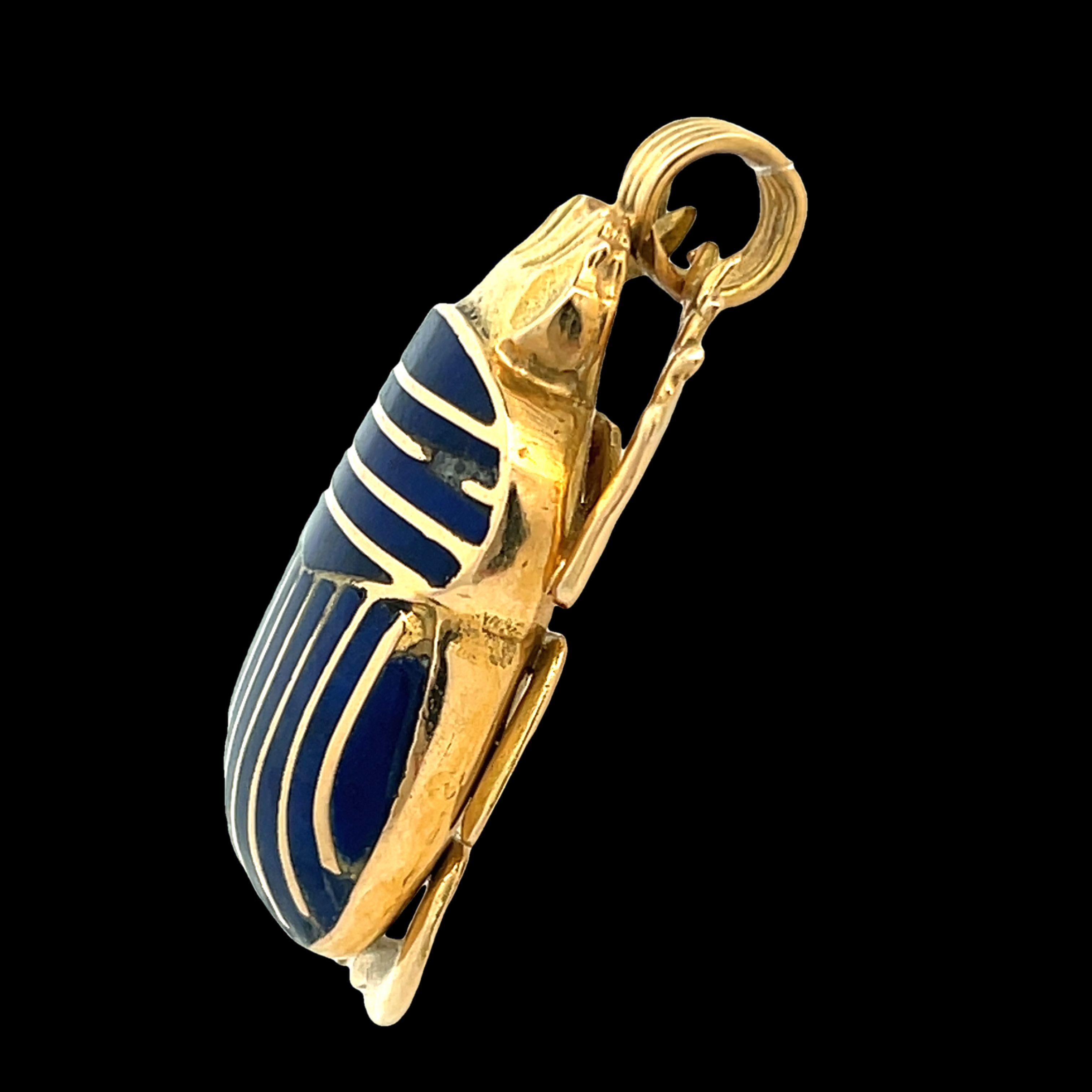 Pendentif égyptien en or jaune 18k Scarabée Beatles avec incrustation de Lapis en vente 3
