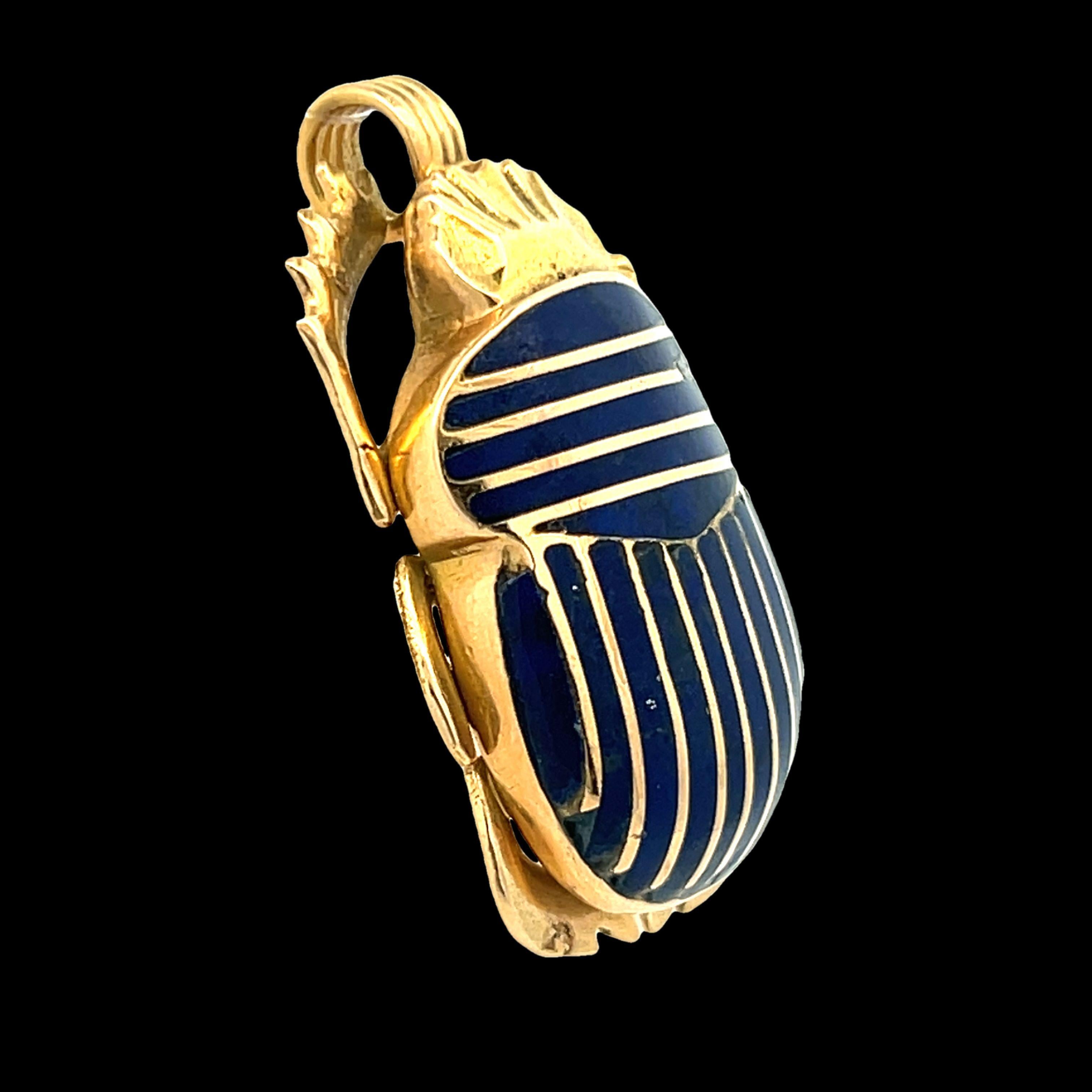 Pendentif égyptien en or jaune 18k Scarabée Beatles avec incrustation de Lapis en vente 4