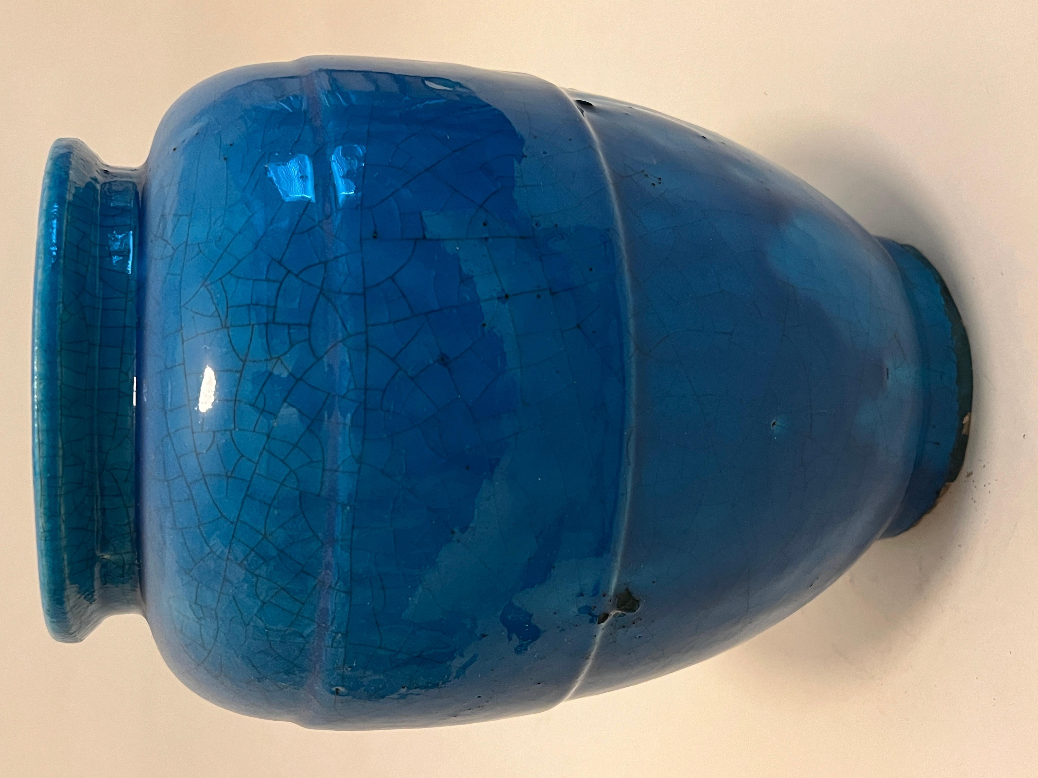 Français Vase d'art français bleu égyptien de Lachenal en vente
