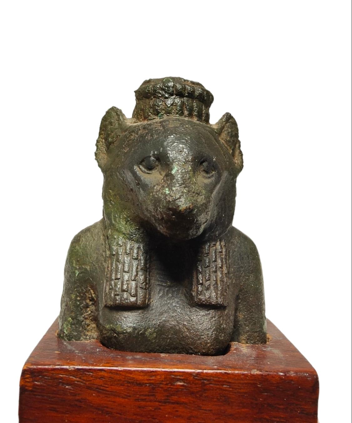 Egyptian Bronze Figure of a Seckhmet Lion-Headed Goddess, 21st/25th Dynasty, 107 In Good Condition For Sale In Madrid, ES