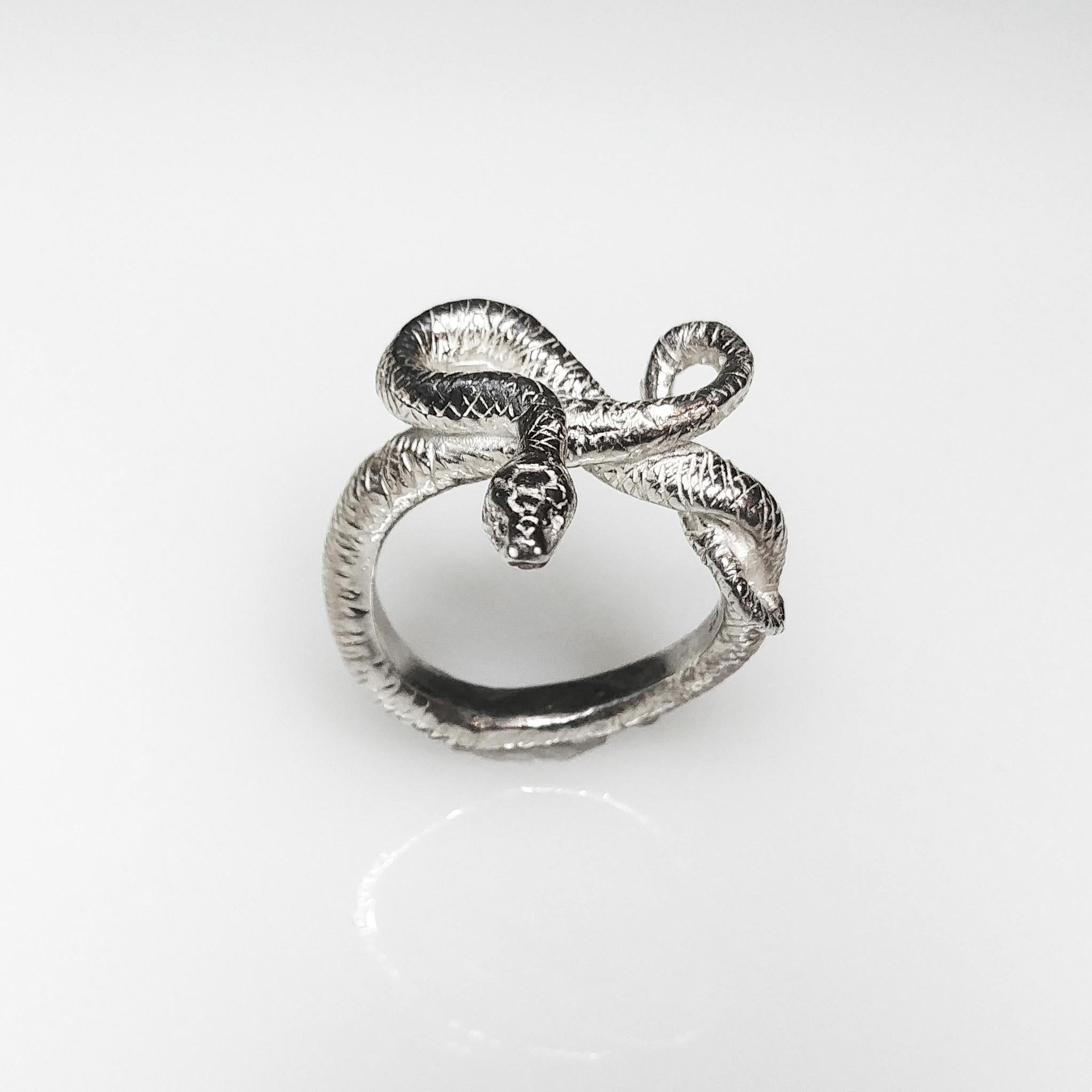 snake ring holder