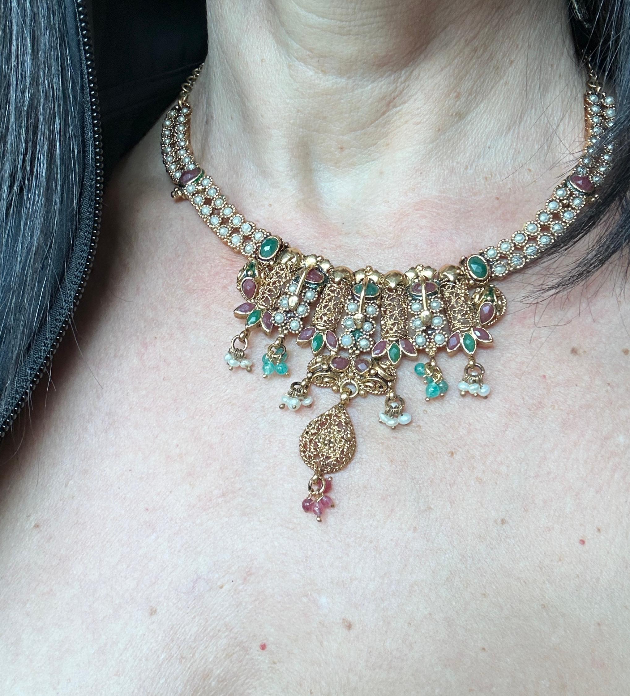 Ägyptische Kleopatra, Jeweled Gem Halskette 24 Karat Gelbgold Overlay im Zustand „Gut“ im Angebot in Laguna Hills, CA