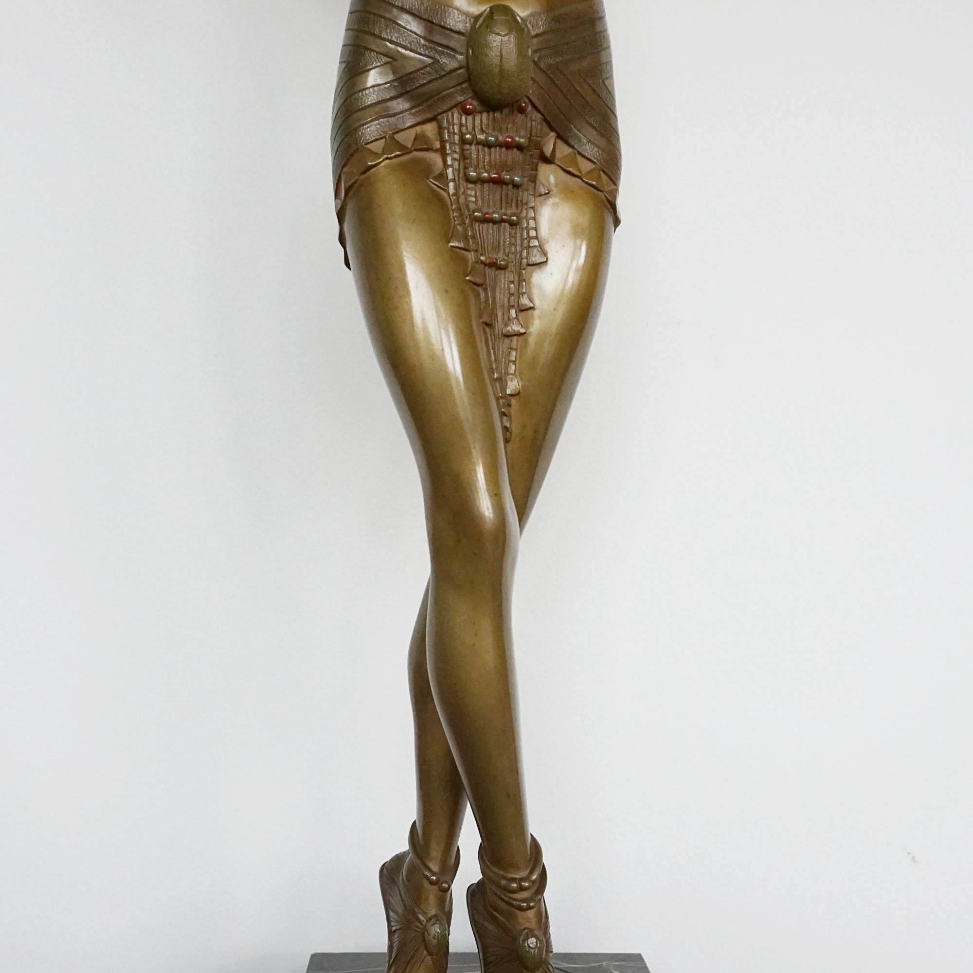 Français « Danseuse égyptienne », une sculpture originale en bronze de Demetre Chiparus  en vente