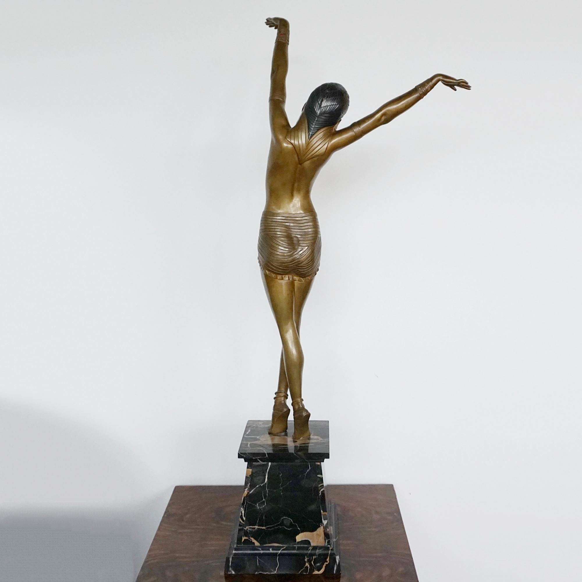 „ägyptische Tänzerin“ eine Original-Bronzeskulptur von Demetre Chiparus  im Angebot 2