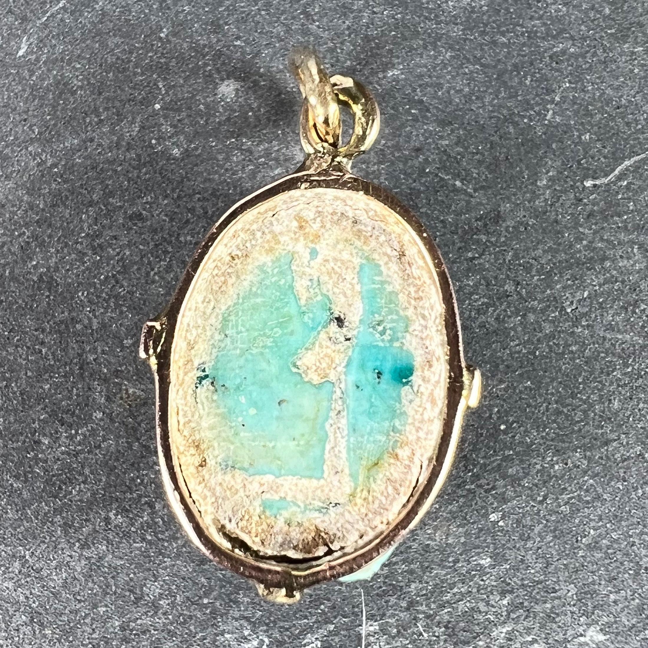 Egyptian Faience Ceramic Scarab 18K Yellow Gold Charm Pendant In Good Condition For Sale In London, GB