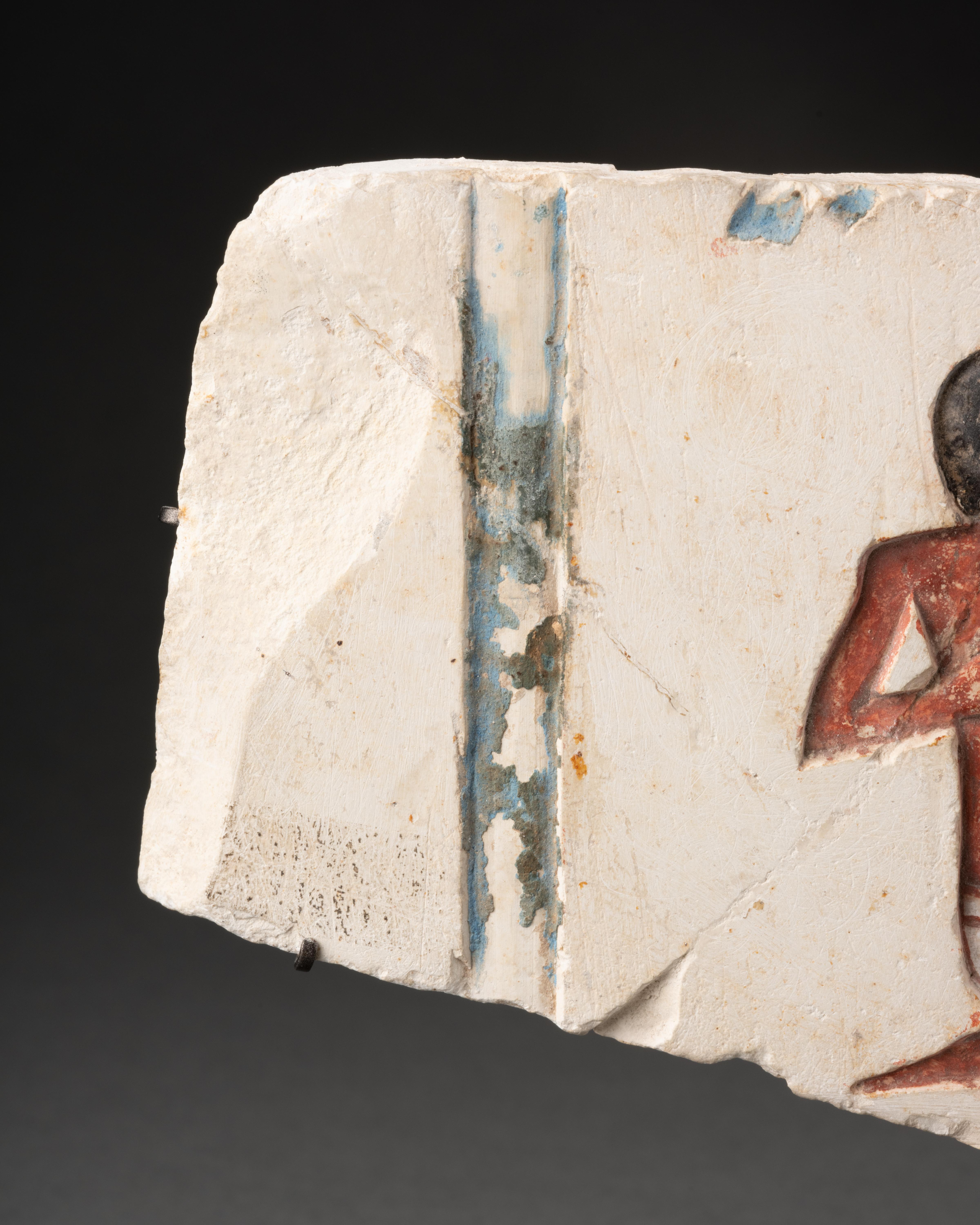 Fragmento egipcio de un hombre sentado - Antiguo Egipto, 26ª dinastía (664-525 a.C.) Egipcio en venta