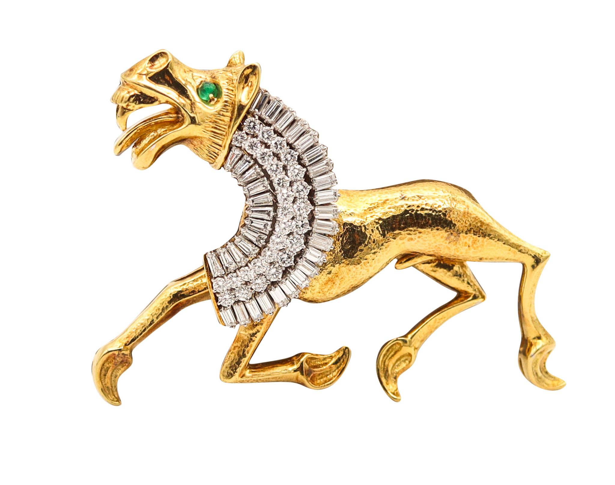 EGYPTIAN LION 1970 Brooch In 18Kt Gold With 4.27 Ctw In Diamonds & Emeralds For Sale