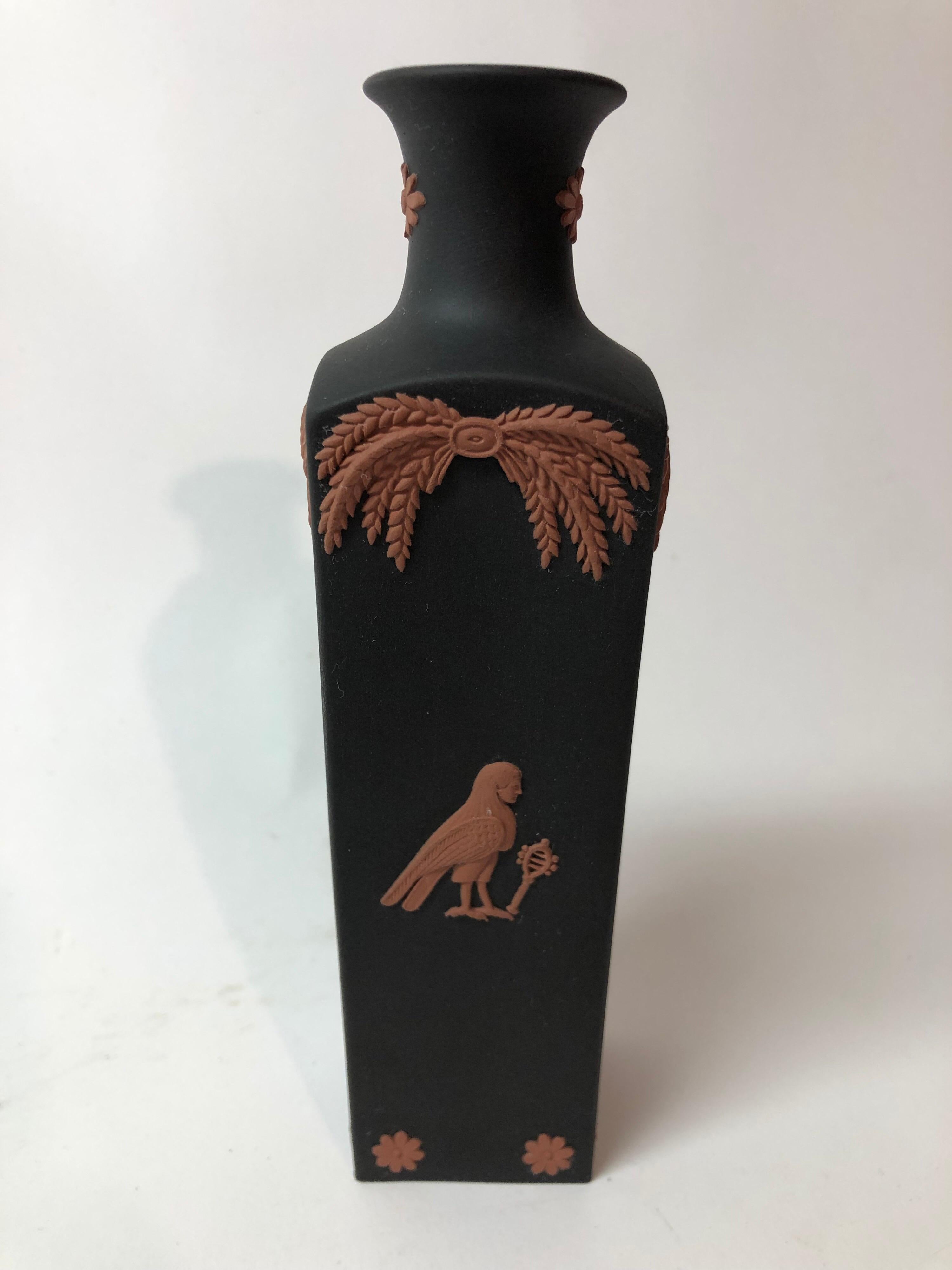 Egyptian Motiff Basalt Jasperware Wedgwood Vase In Excellent Condition In East Hampton, NY