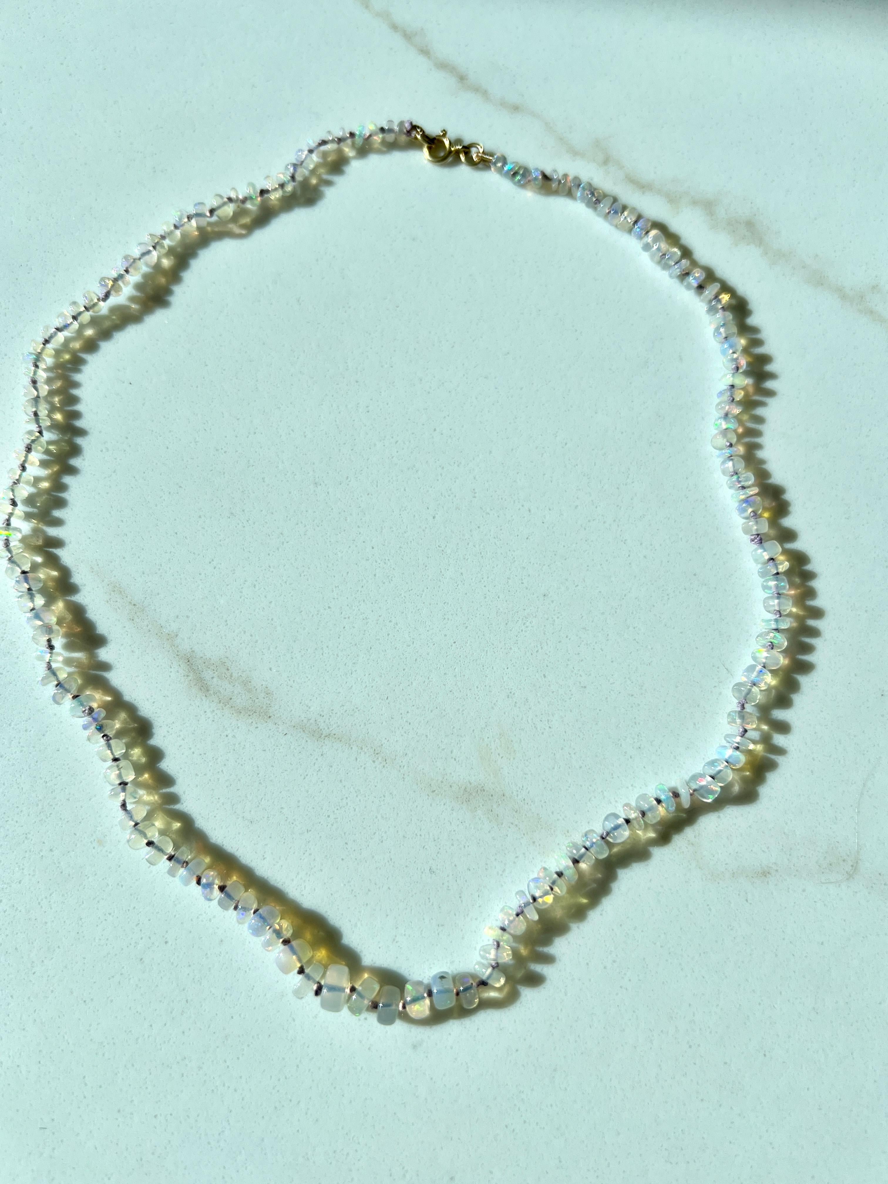 Collana girocollo in opale egiziano in vendita 2