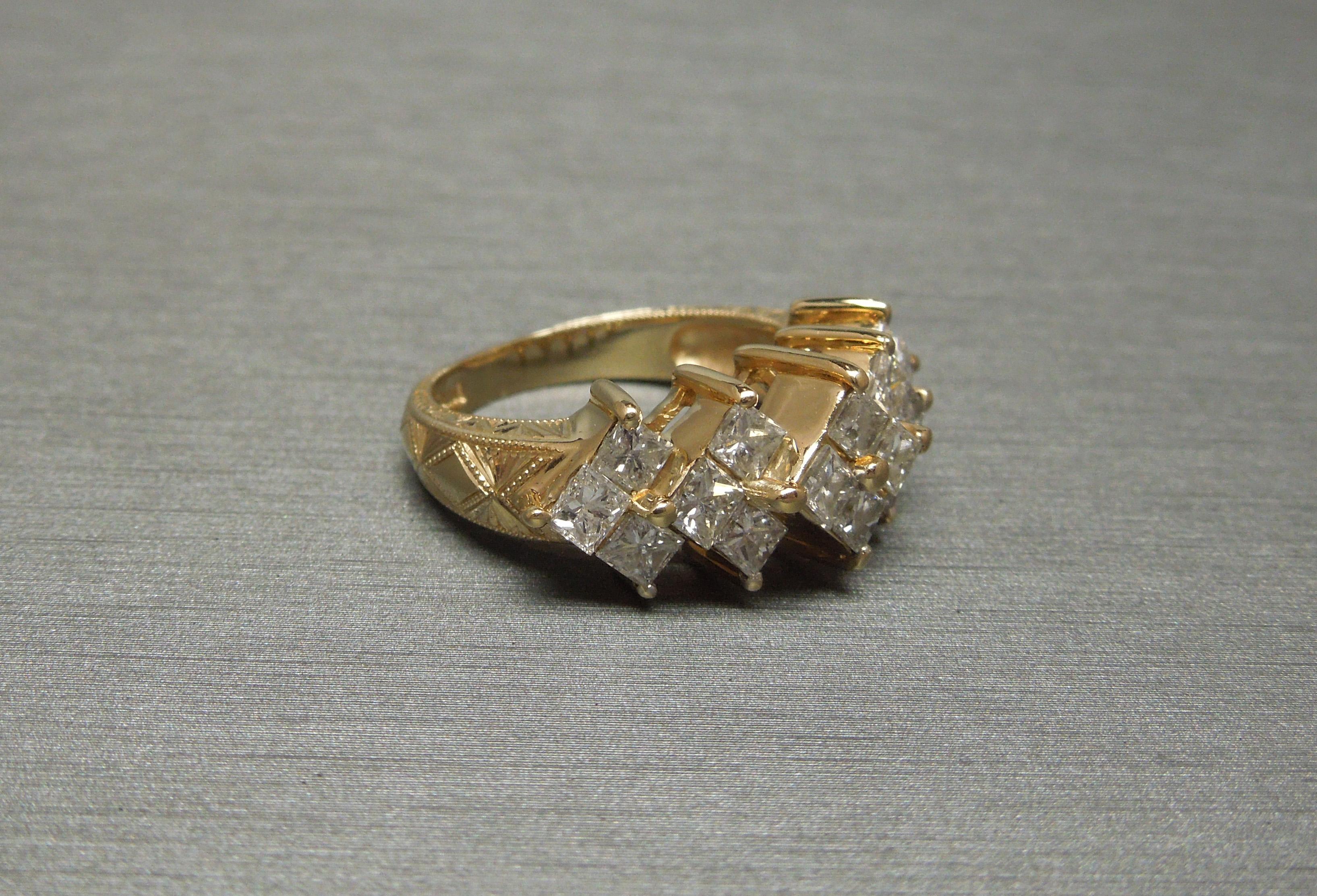 Egyptian Pyramid 14 Karat Princess Diamond Band In Excellent Condition For Sale In METAIRIE, LA