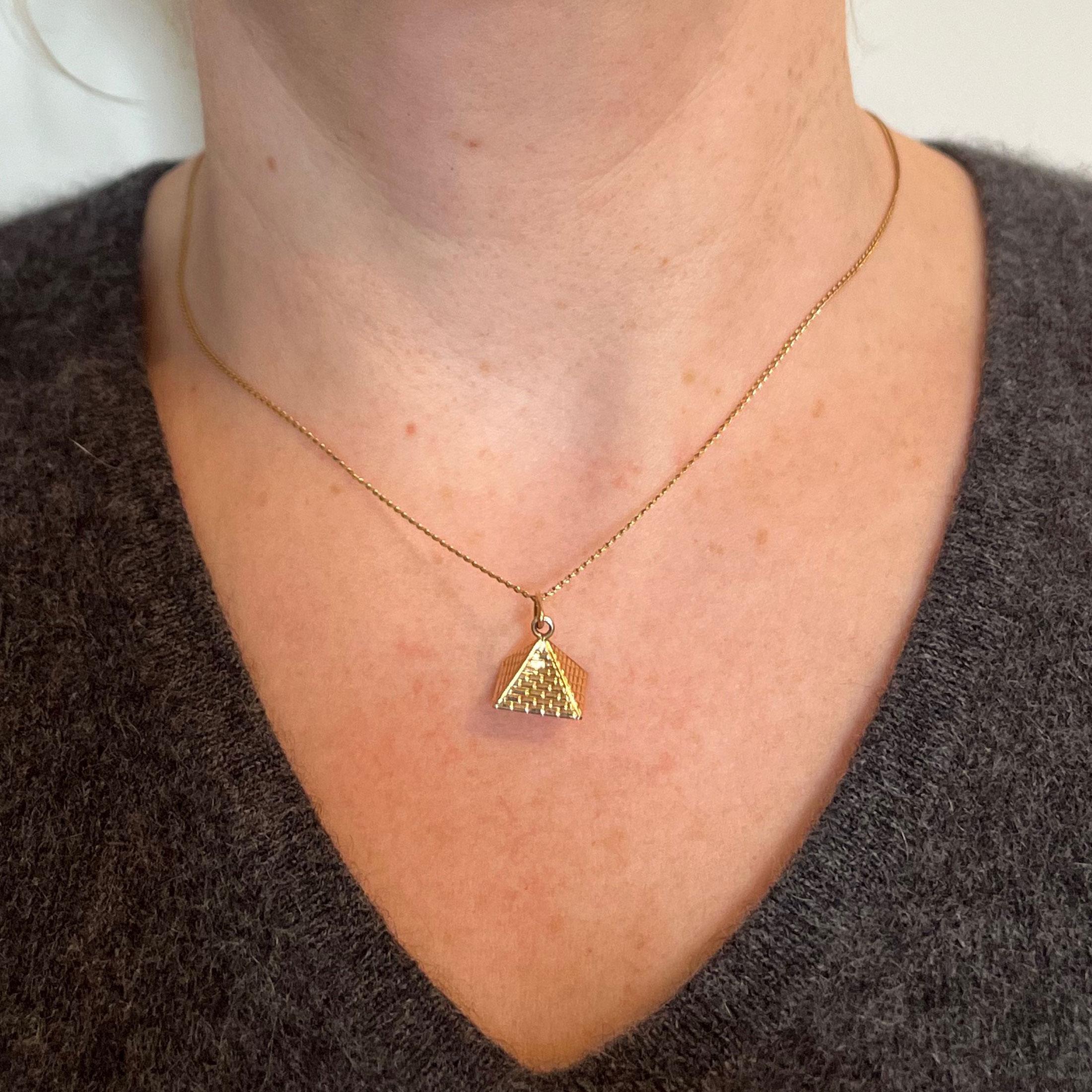 Egyptian Pyramid 18K Rose Gold Charm Pendant For Sale 1
