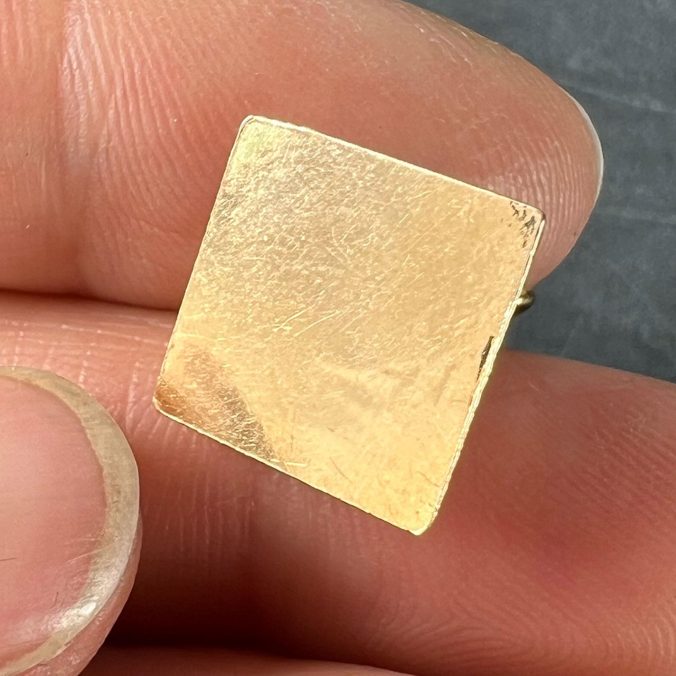 Ciondolo a forma di piramide egiziana in oro rosa 18K in vendita 2