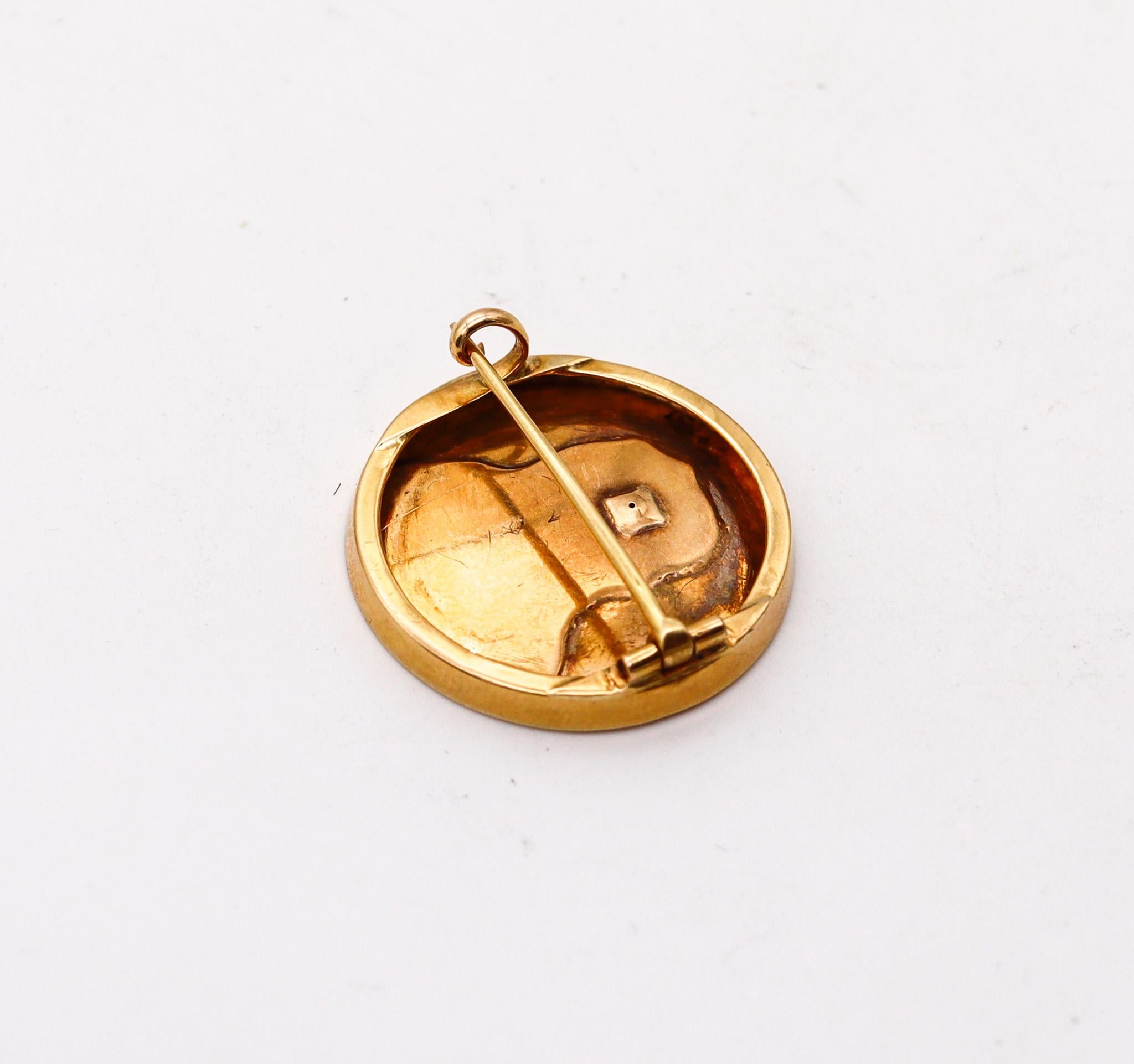 Women's Egyptian Revival 1880 Round Enameled Queen Brooch In 18Kt Gold With Diamond For Sale