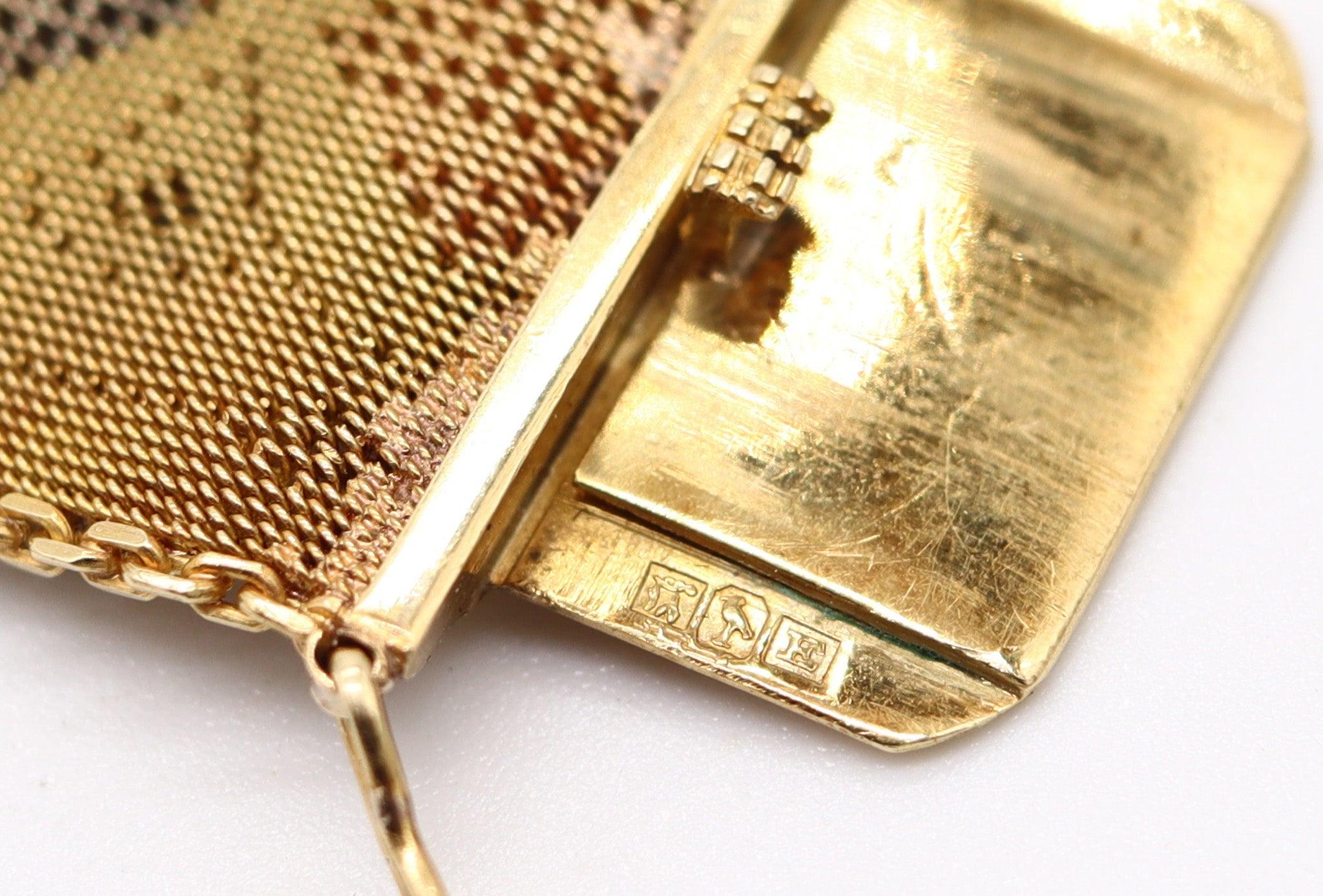 Taille vieille Europe EGYPTIAN REVIVAL 1920 Italian Art Deco Mesh Bracelet en or 18Kt avec pierres précieuses en vente