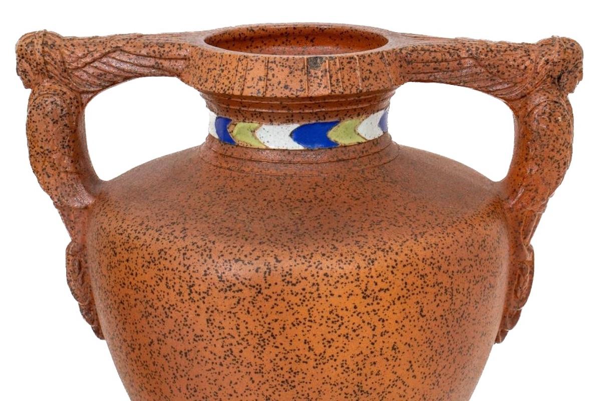 Ägyptisches Revival-Vase im Art-déco-Stil, Paar (Glasiert) im Angebot