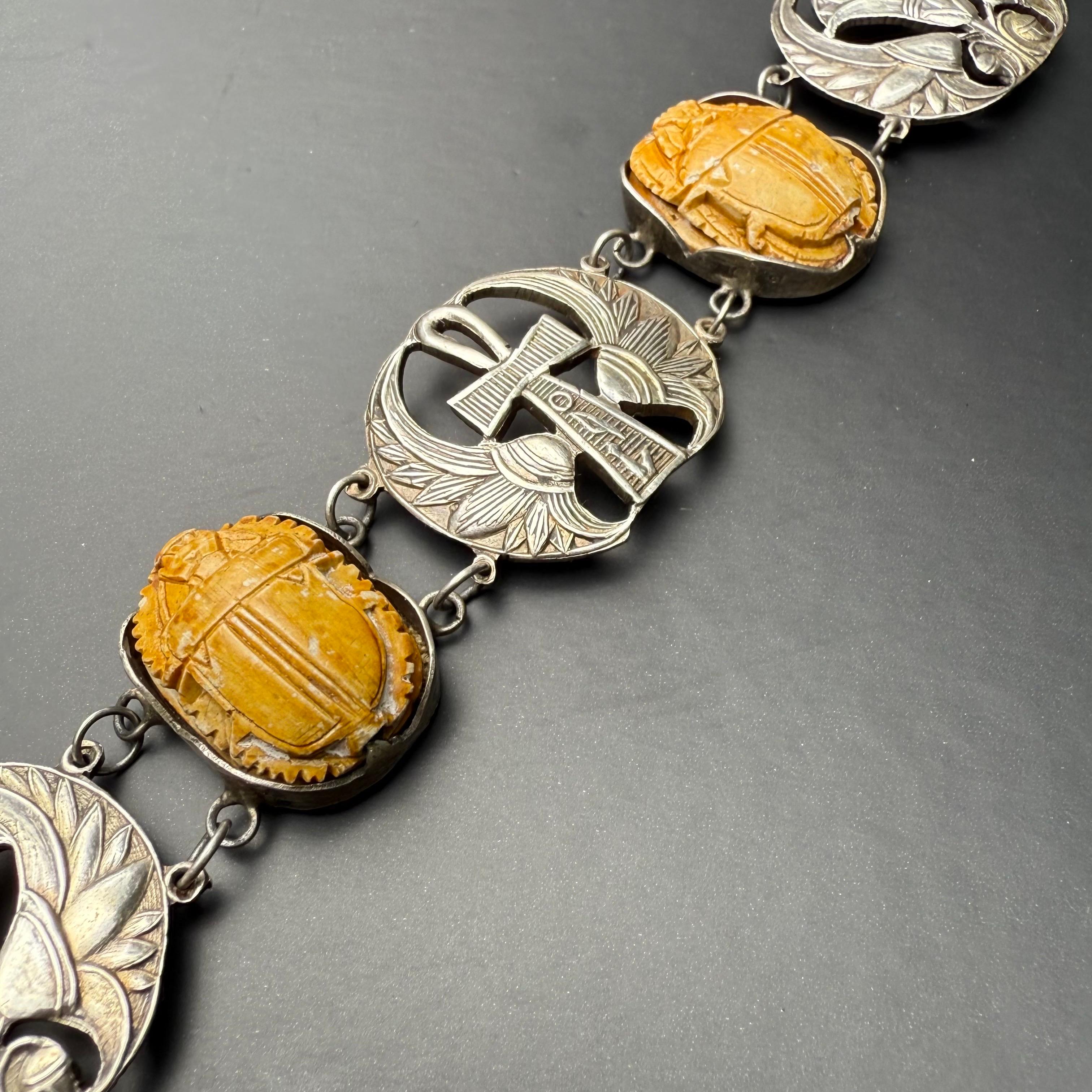 Ägyptisches Revive Armband Skarabäus Skarabäuskäfer  Lotus Antikes Art Deco Silber im Lotus-Stil (Art déco) im Angebot