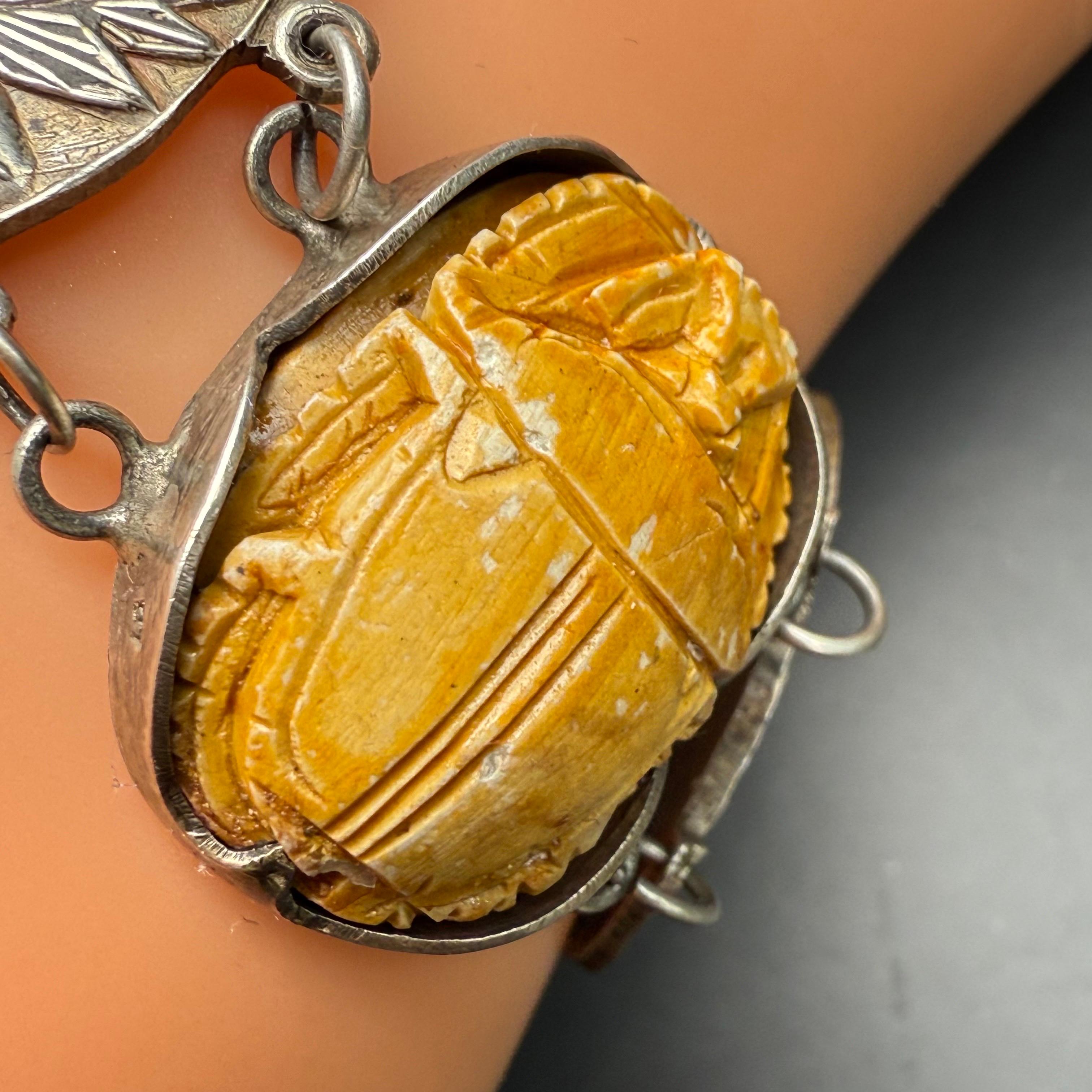 Ägyptisches Revive Armband Skarabäus Skarabäuskäfer  Lotus Antikes Art Deco Silber im Lotus-Stil Damen im Angebot
