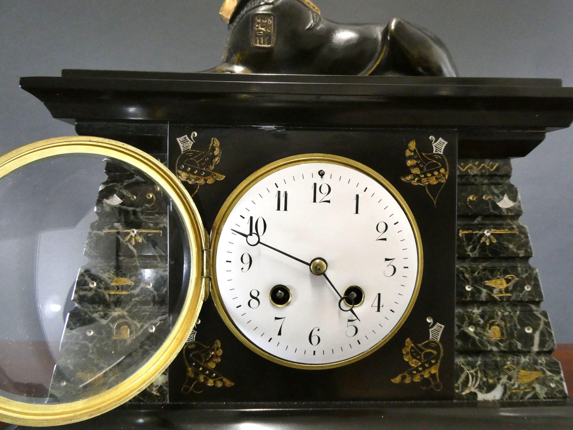 Egyptian Revival Bronze and Marble Mantel Clock In Good Condition For Sale In Norwich, GB