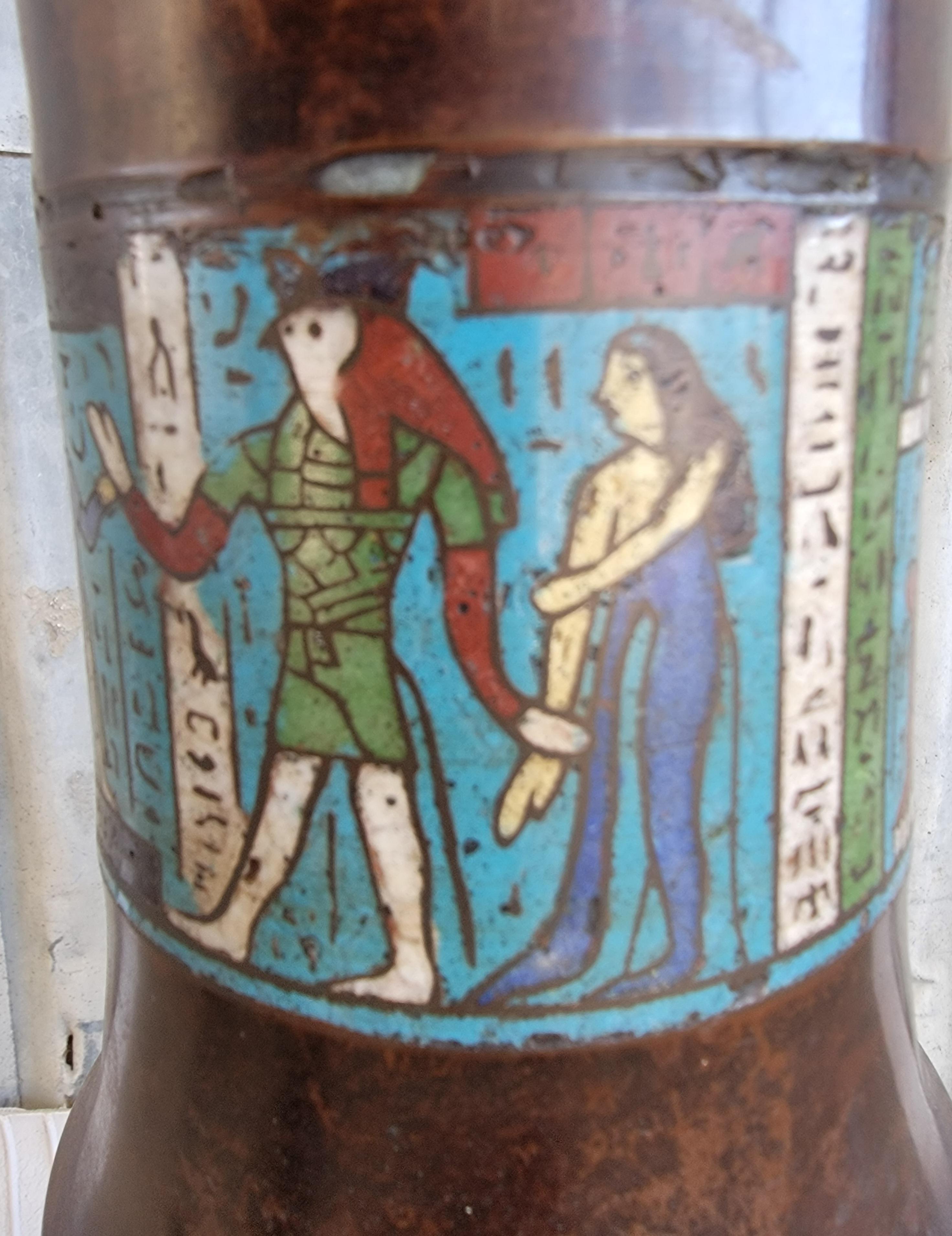 Lámpara de pie de cloisonné de bronce del renacimiento egipcio en venta 2