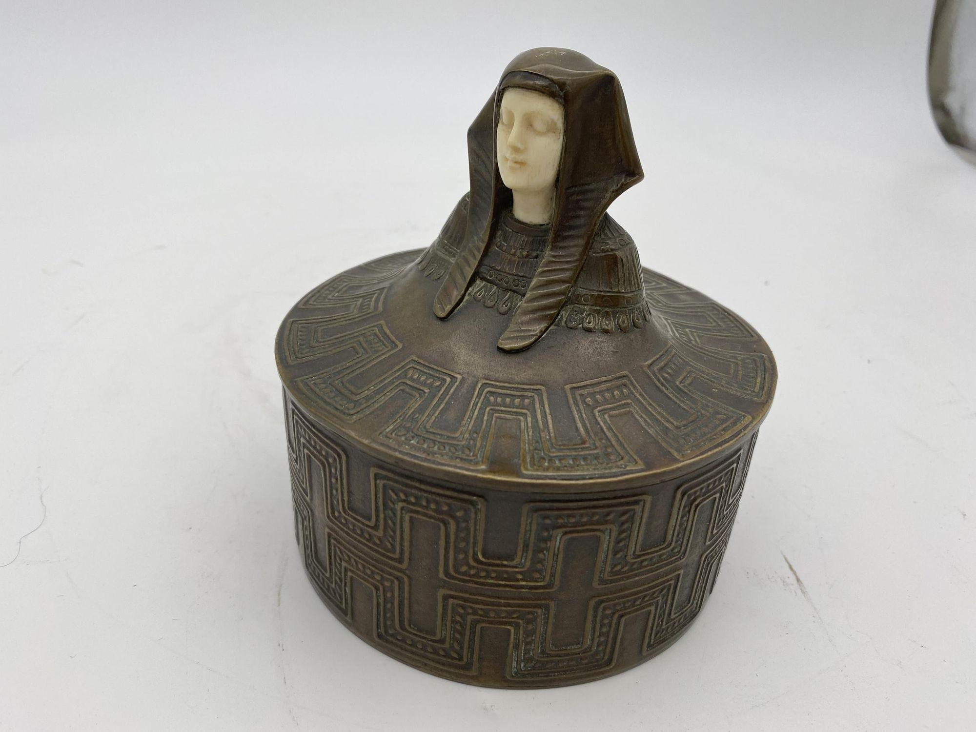 Egyptian Revival Bronze Round Pharaoh Case W/ Carved Bone Face, Circa 1920 In Excellent Condition For Sale In Van Nuys, CA