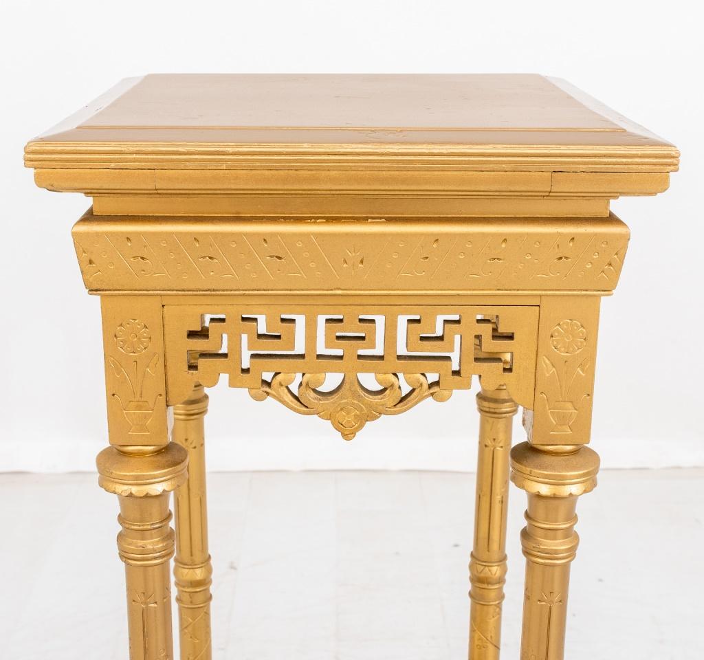 Néoclassique Stand pour plantes en bois sculpté de style Revive égyptien en vente