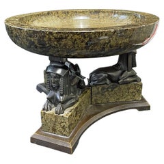 "Centrotavola egiziano", ciotola con piede Art Déco, bronzo e pietra, Francia