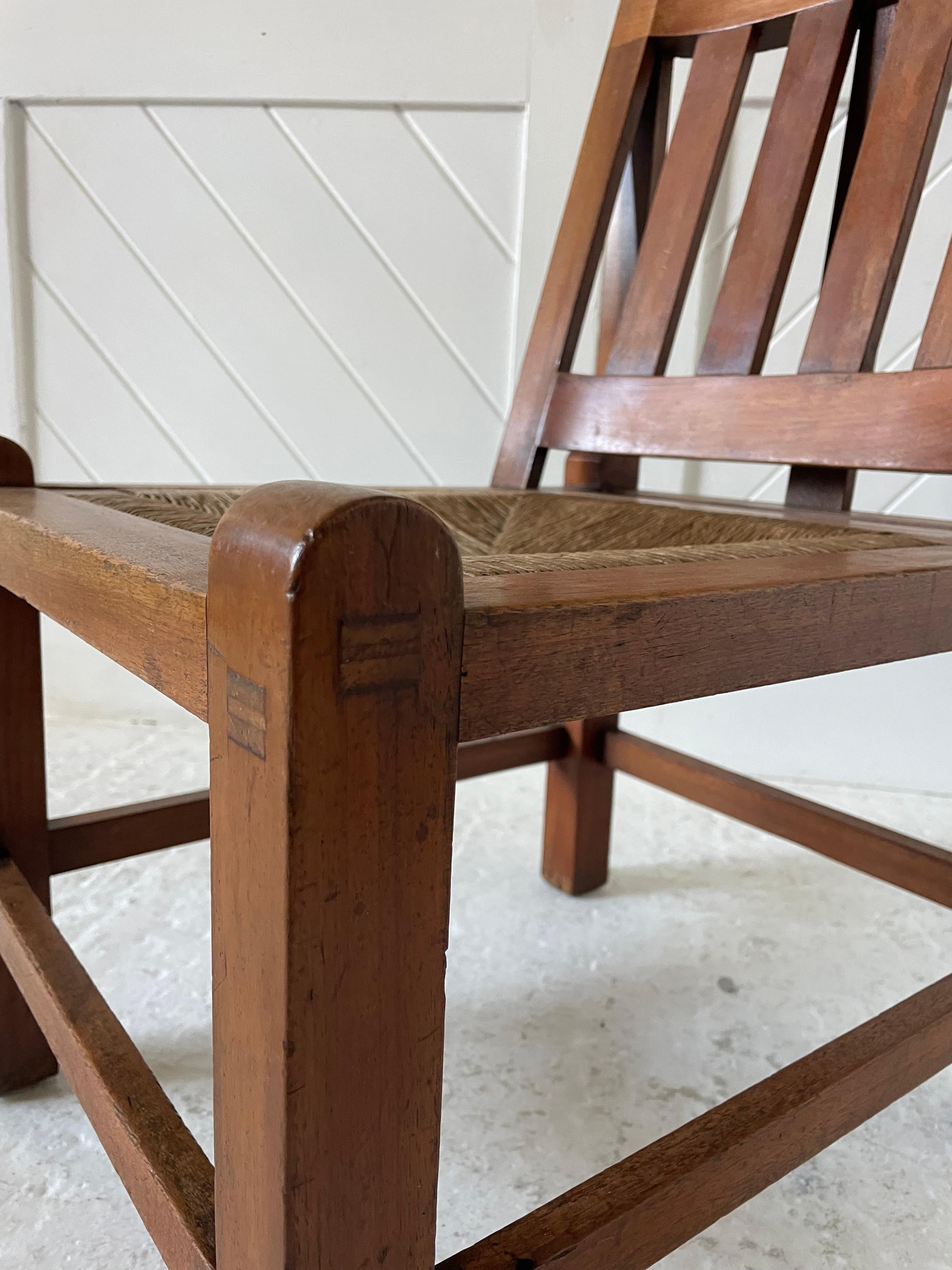 Fin du XIXe siècle Chaise néo-égyptien attribuée à Liberty & Co en vente