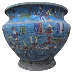 Jardinière im ägyptischen Revival-Stil mit Cloisonné-Technik und vielfarbiger Verzierung, um 1900