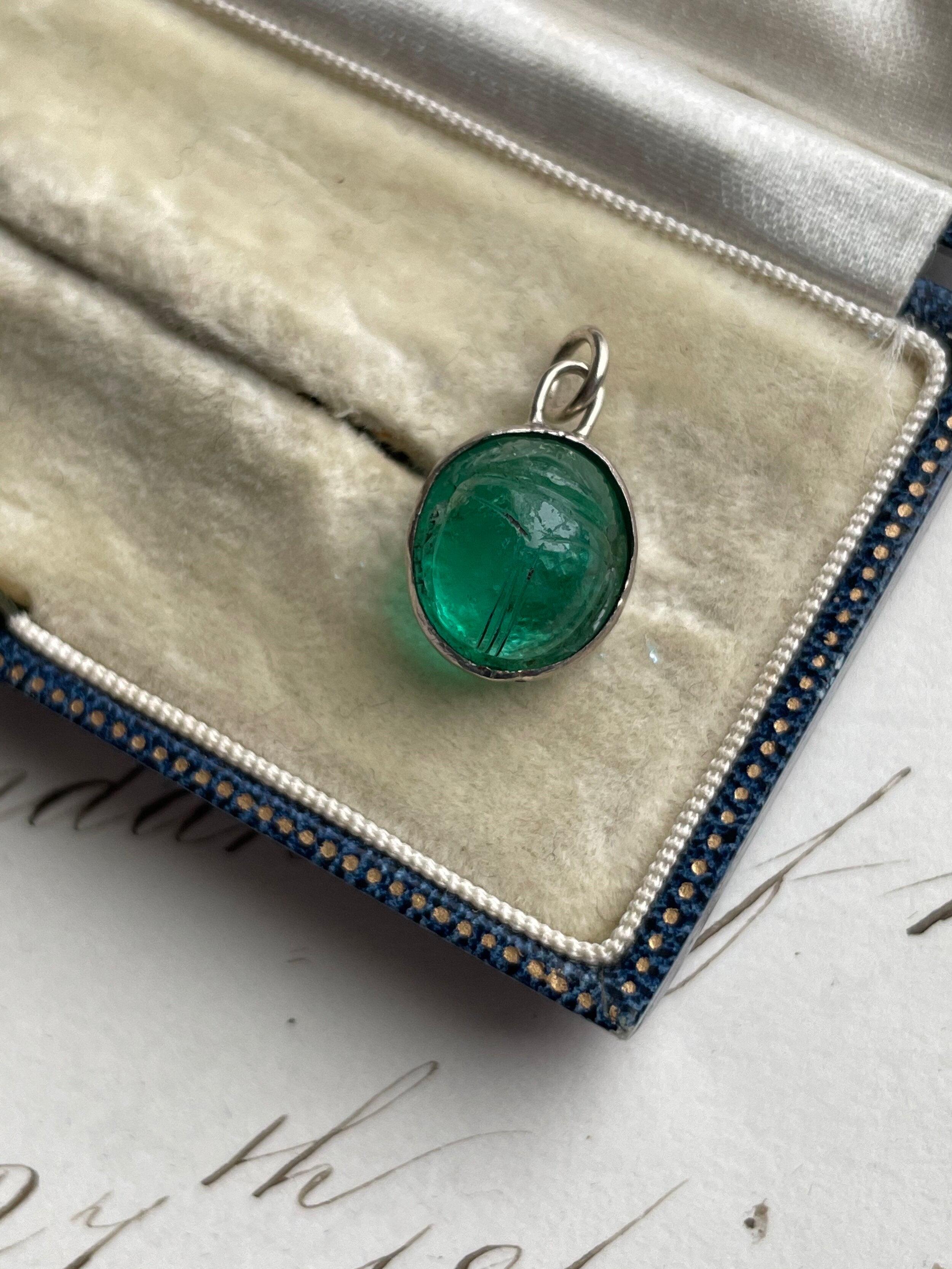 Egyptian Revival Colombian Emerald Scarab Charm / Pendant - AGL Minor Treatment In Good Condition For Sale In Hummelstown, PA
