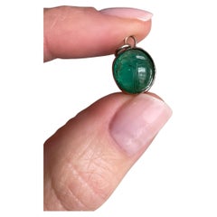 Charm / Ciondolo Scarabeo di smeraldo colombiano di epoca egiziana - Trattamento AGL Minor