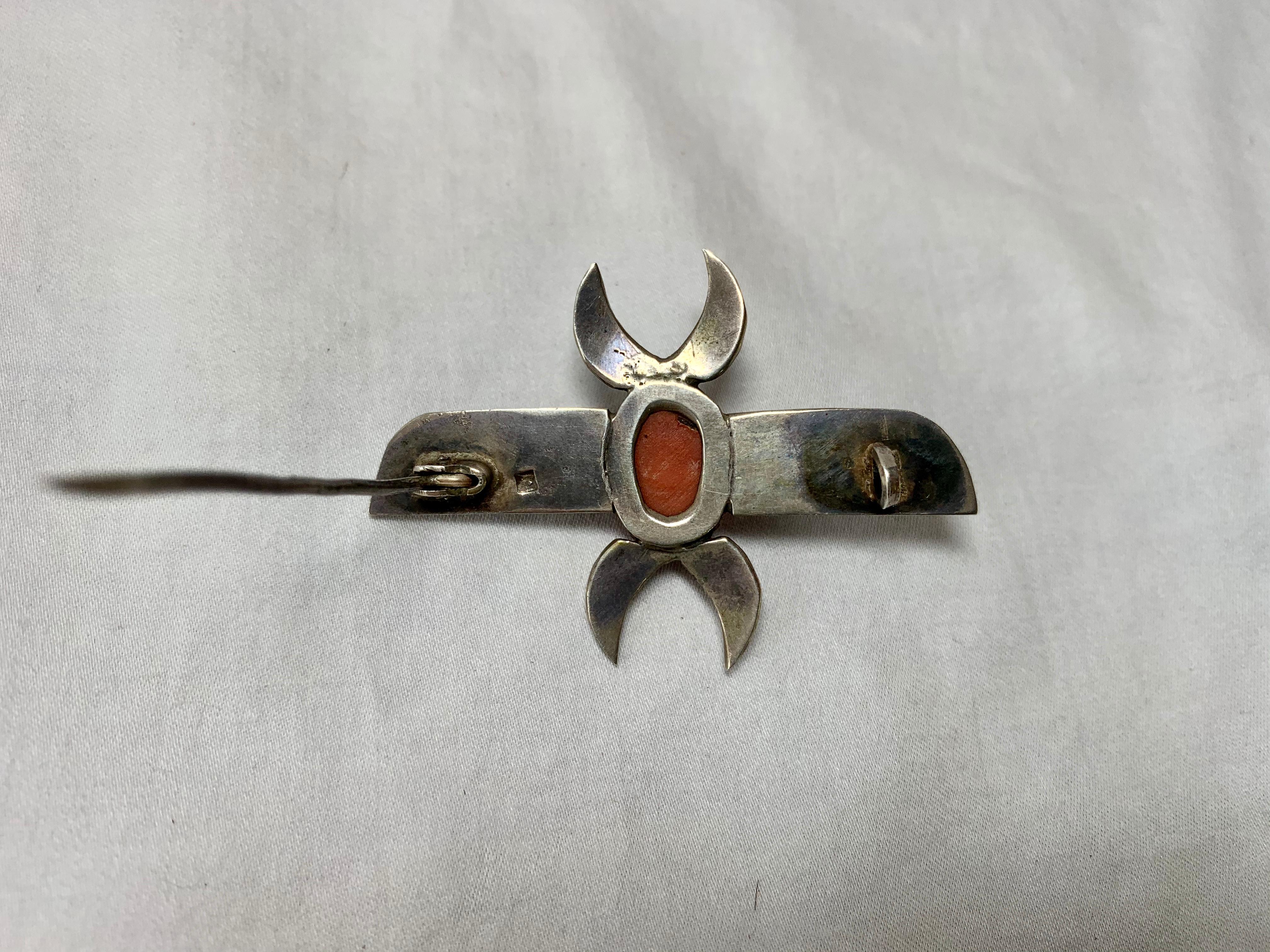 Egyptian Revival Coral Winged Scarab Horus Brooch Pin Art Deco Silver In Good Condition In New York, NY