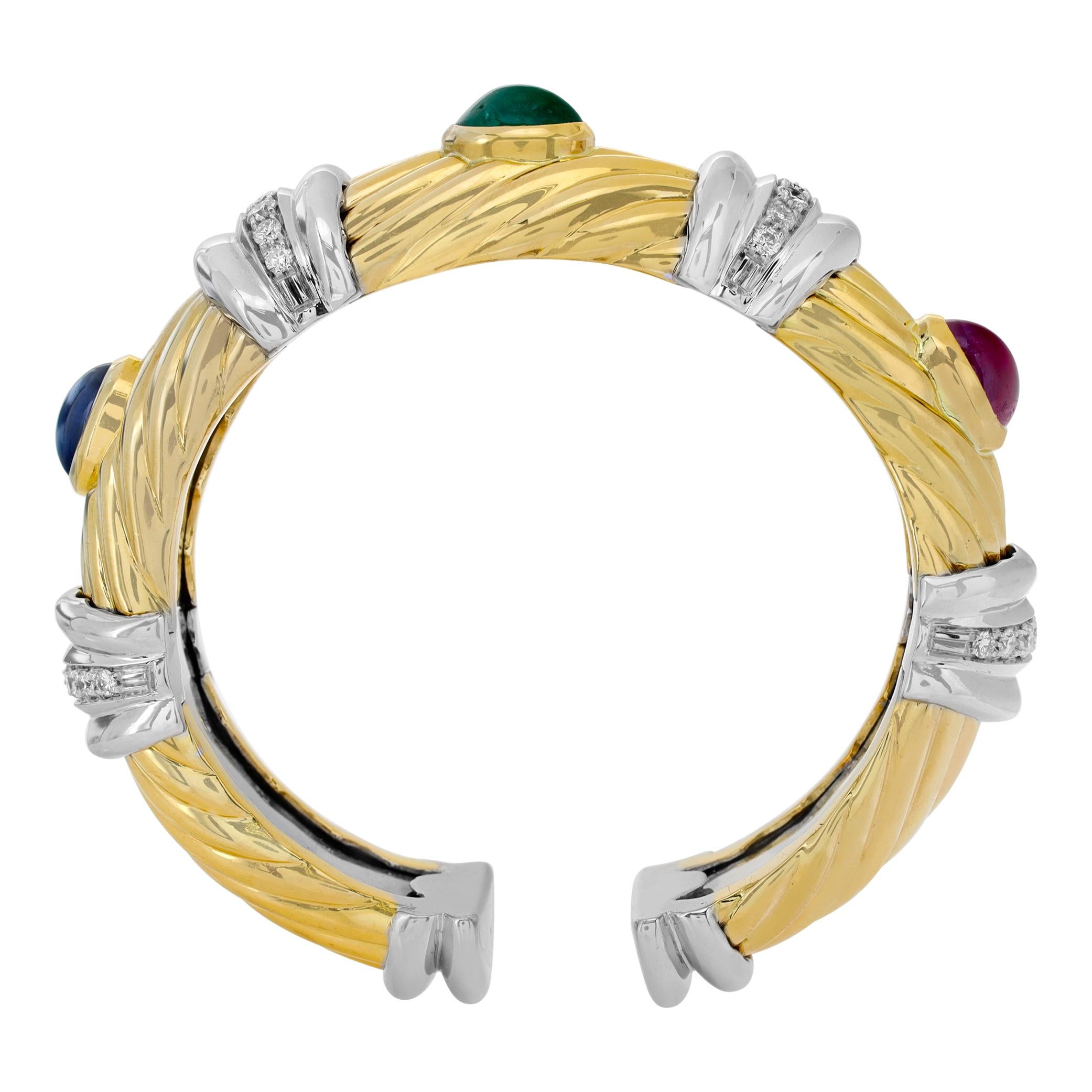 De las mujeres Renacimiento egipcio, brazalete puño con diamantes, esmeralda, rubí, zafiro Oro de 18 quilates en venta
