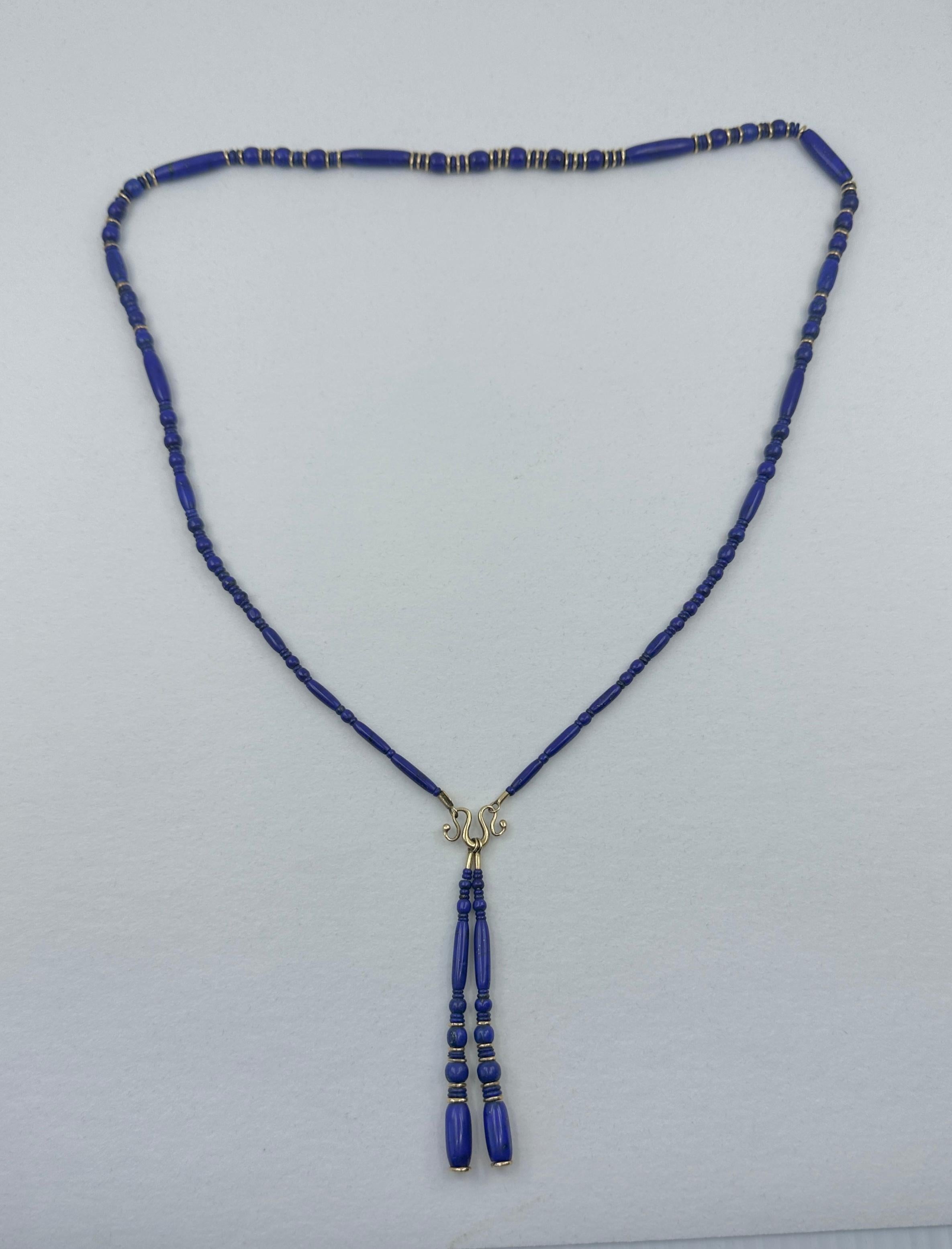 Collana egiziana Revival in Lapislazzuli 14 carati Lariat da 24 pollici Antica in vendita 1