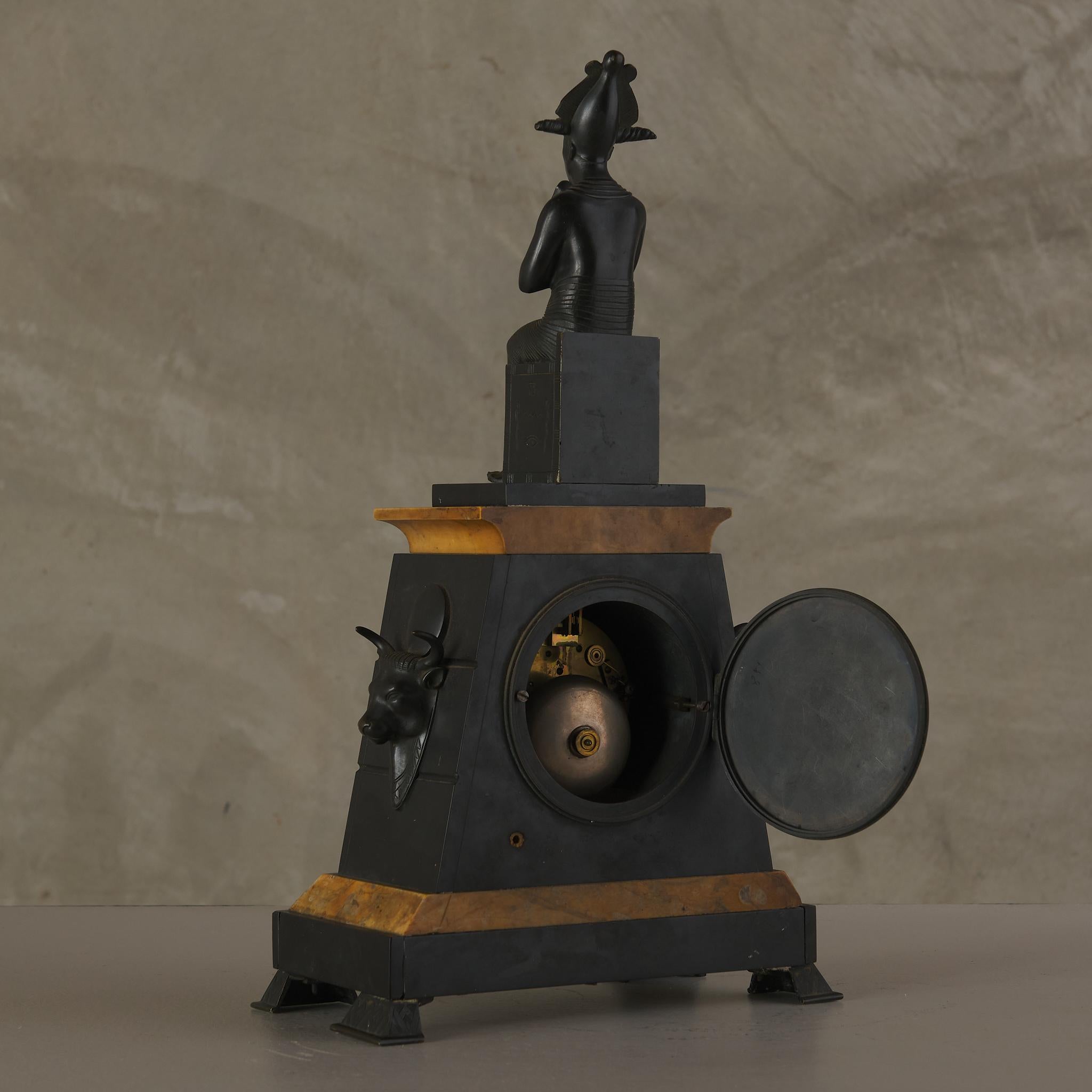 Egyptian Revival Marble Clock with Two Candelabra Granitures In Good Condition For Sale In Los Angeles, CA