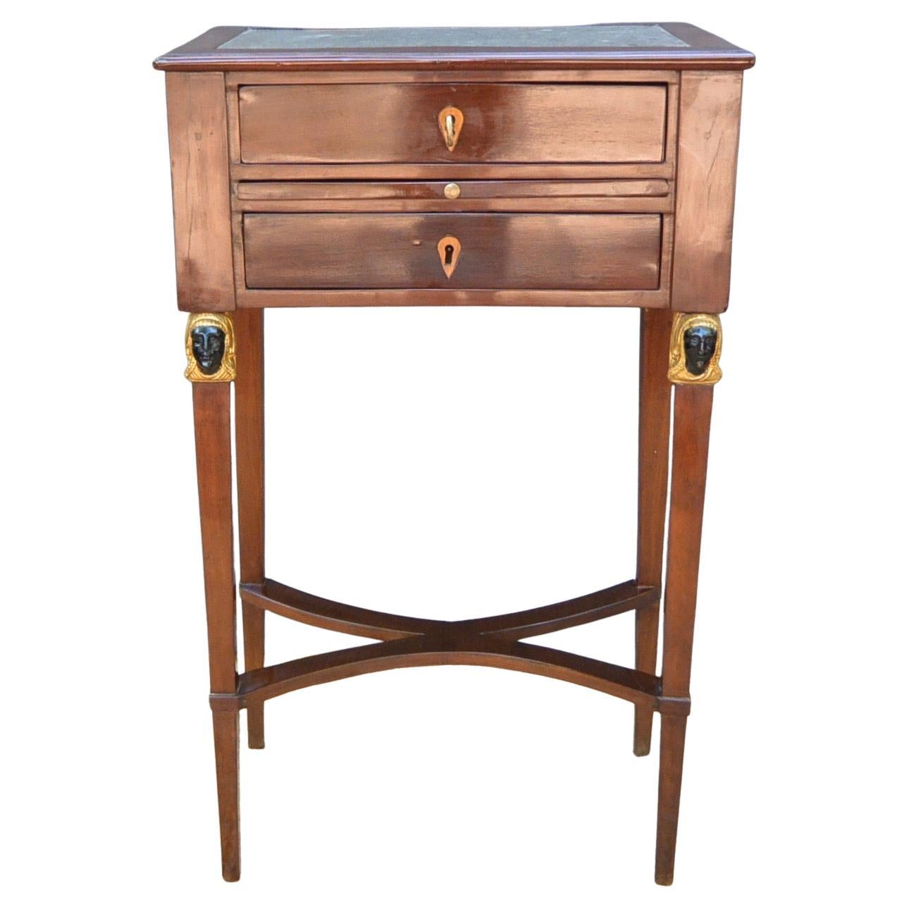 Table néo-égyptienne à plateau de marbre en vente