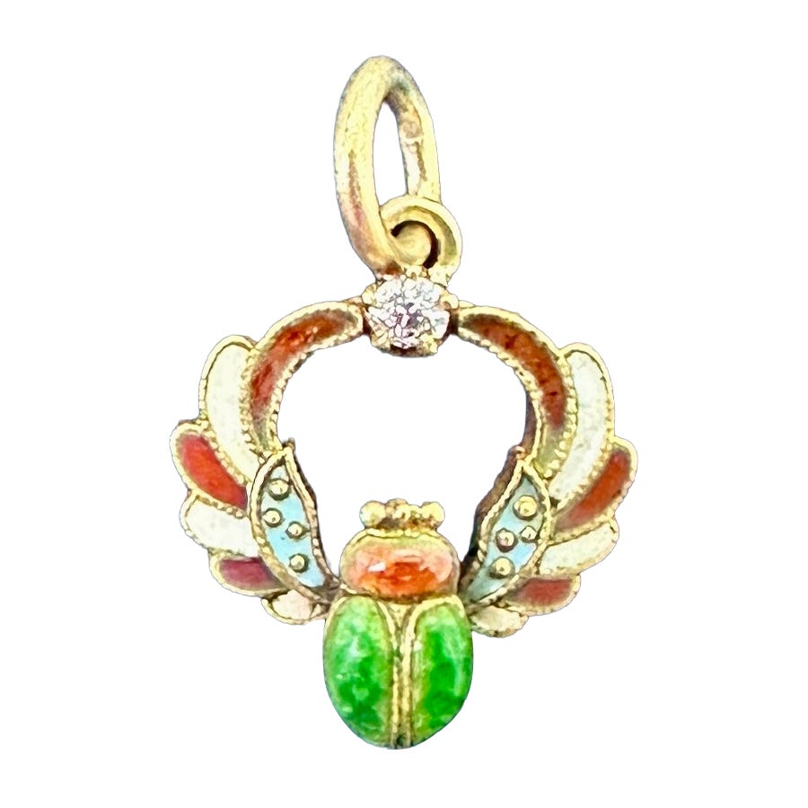 Collier avec pendentif scarabée ailé en émail et diamant « Old Mine », style néo-égyptien, Art déco